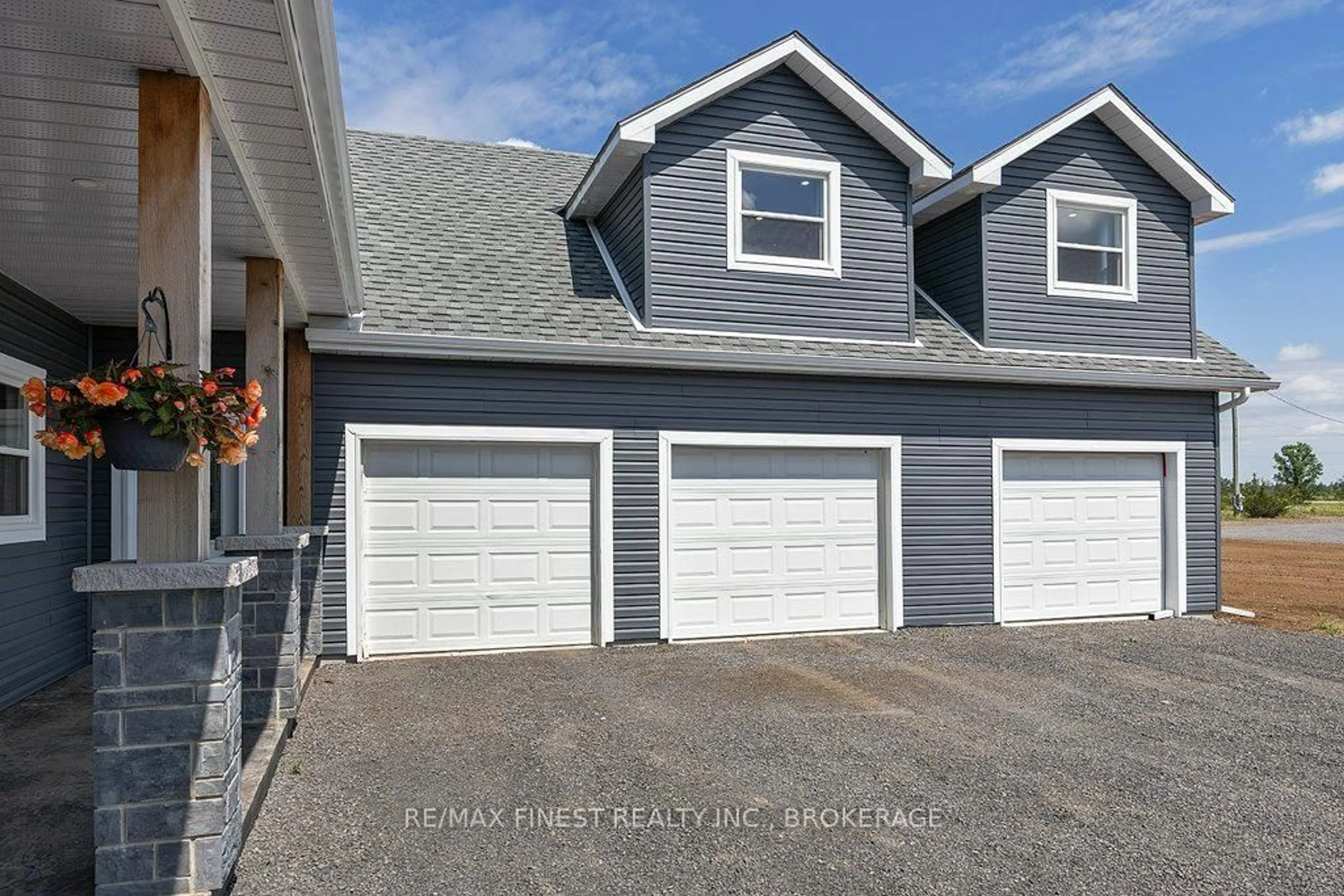 Indoor garage for 952 County Road 6, Bissett Creek Ontario K0H 2H0