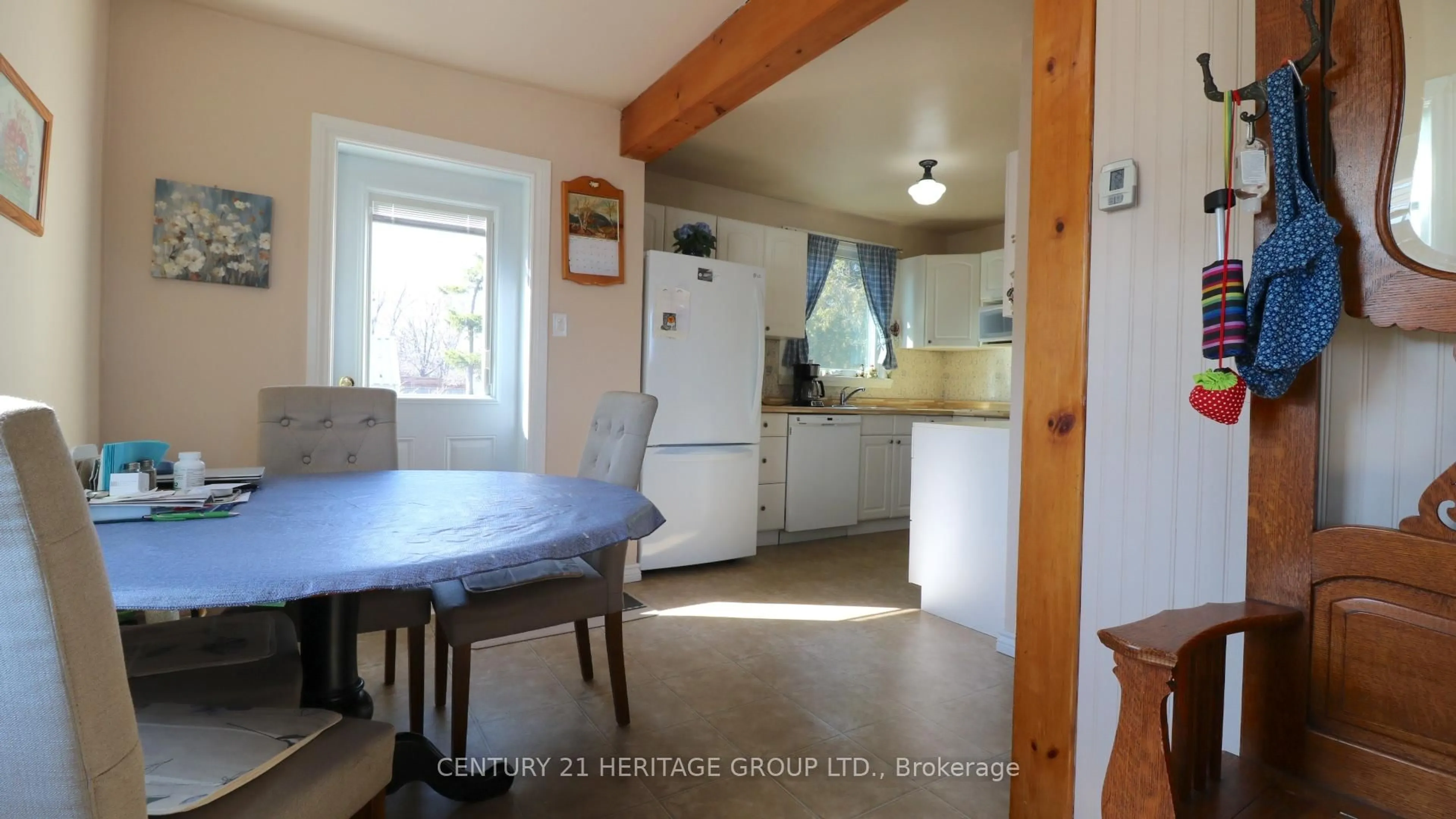 Unknown for 944 Garth St, Hamilton Ontario L9C 4L2