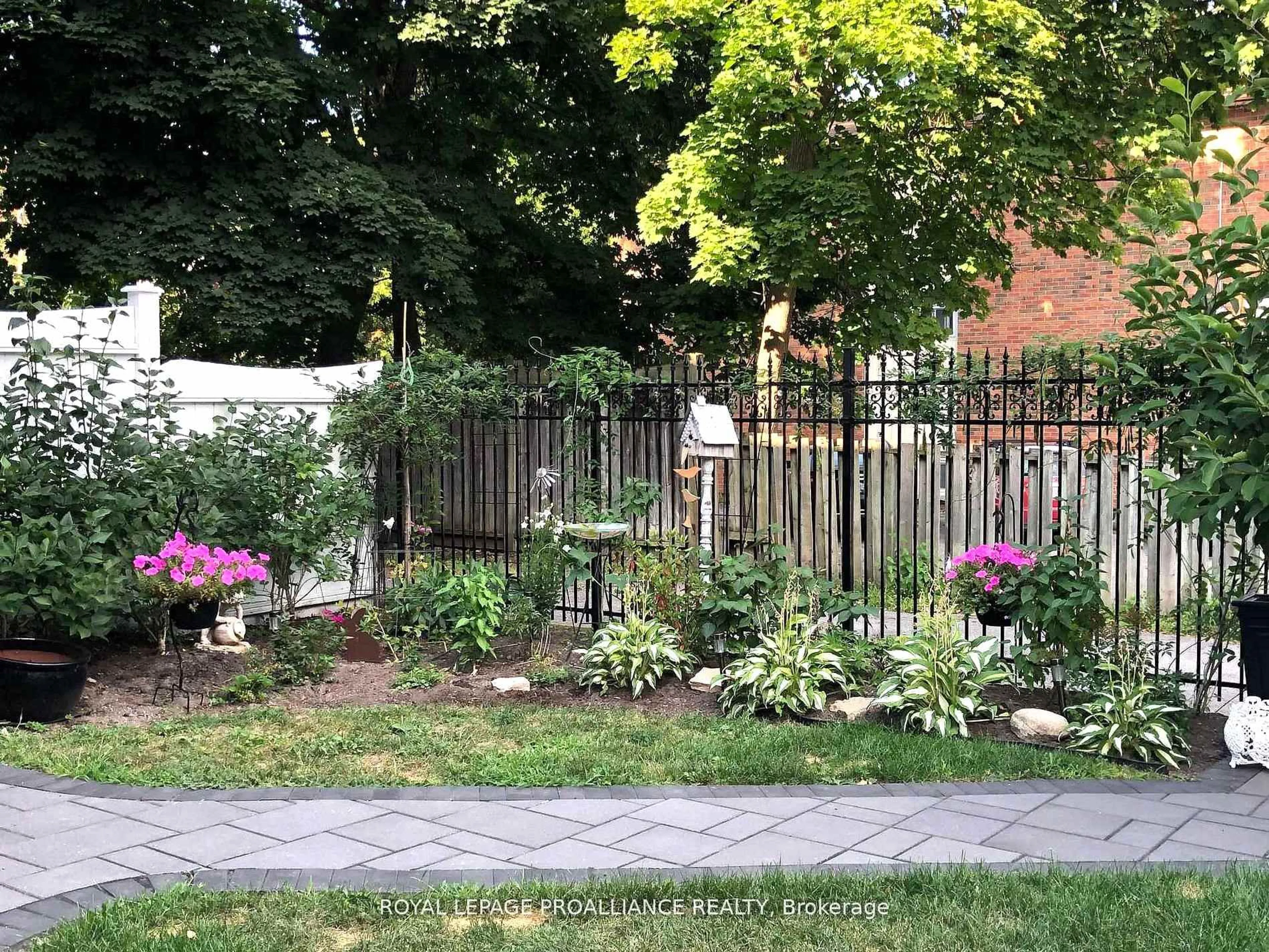 Patio, street for 219 Charles St, Belleville Ontario K8N 3M3