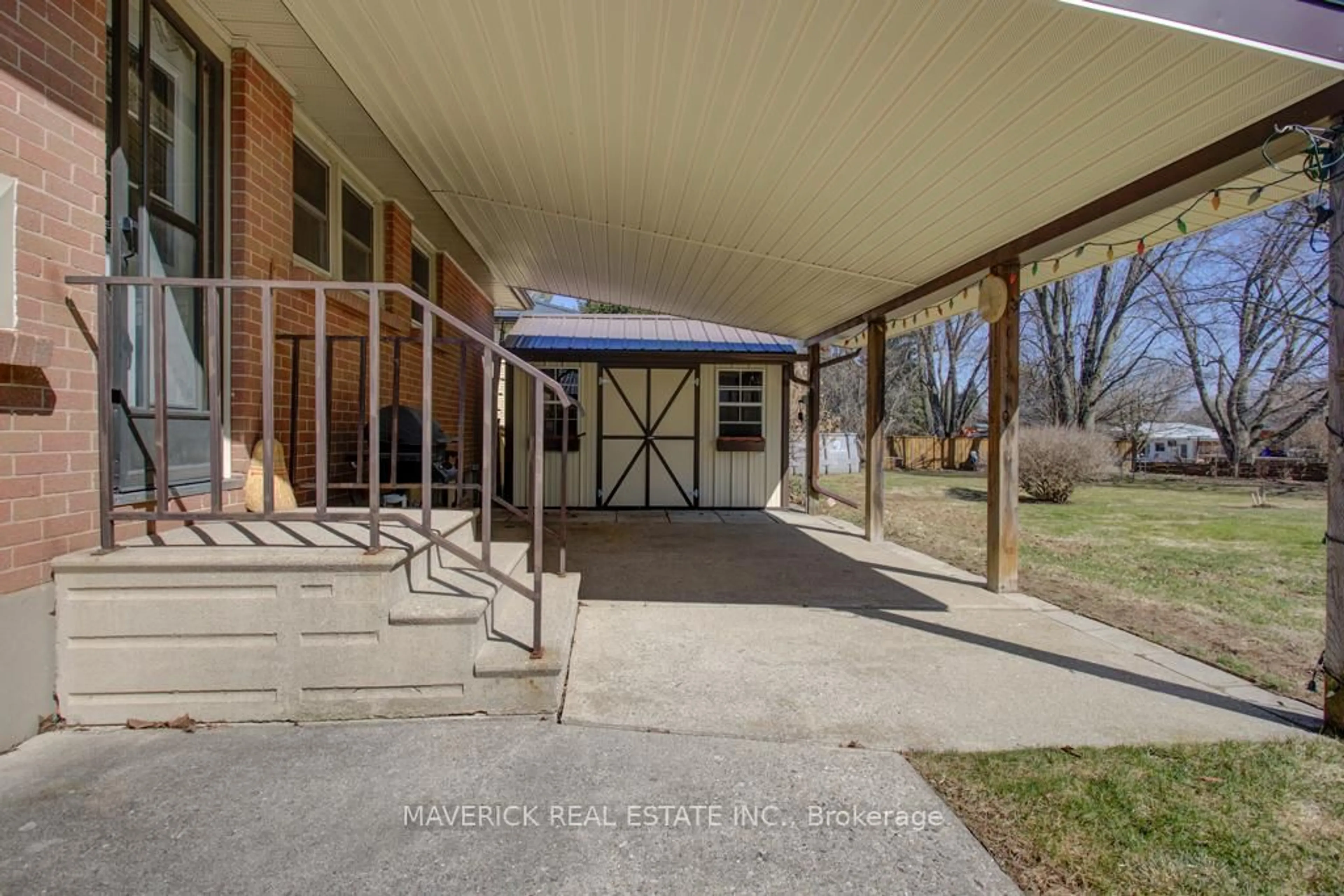 Indoor foyer for 169 Byron St, Zorra Ontario N0M 2M0