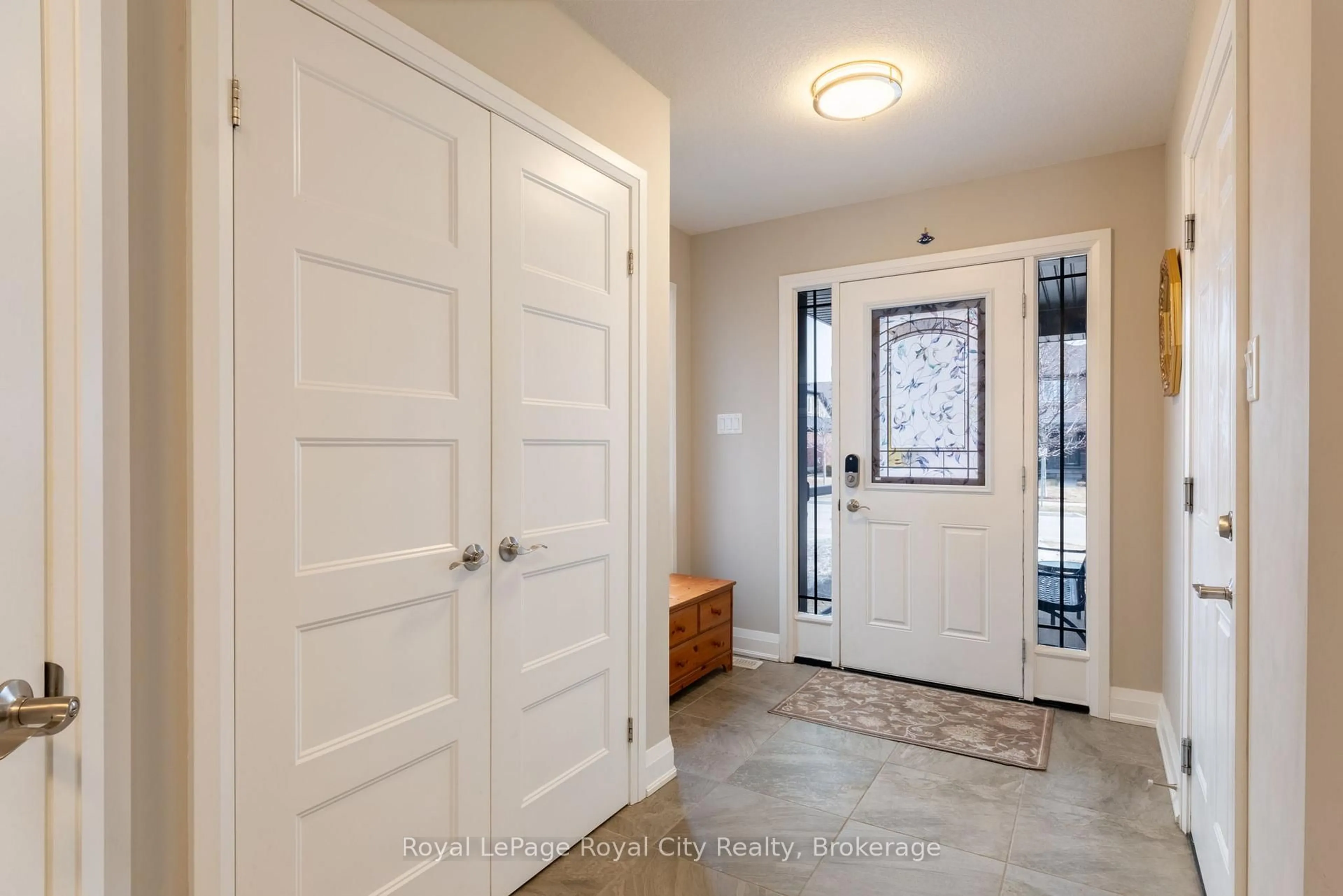 Indoor entryway for 65 Aberdeen St, Centre Wellington Ontario N1M 0C1
