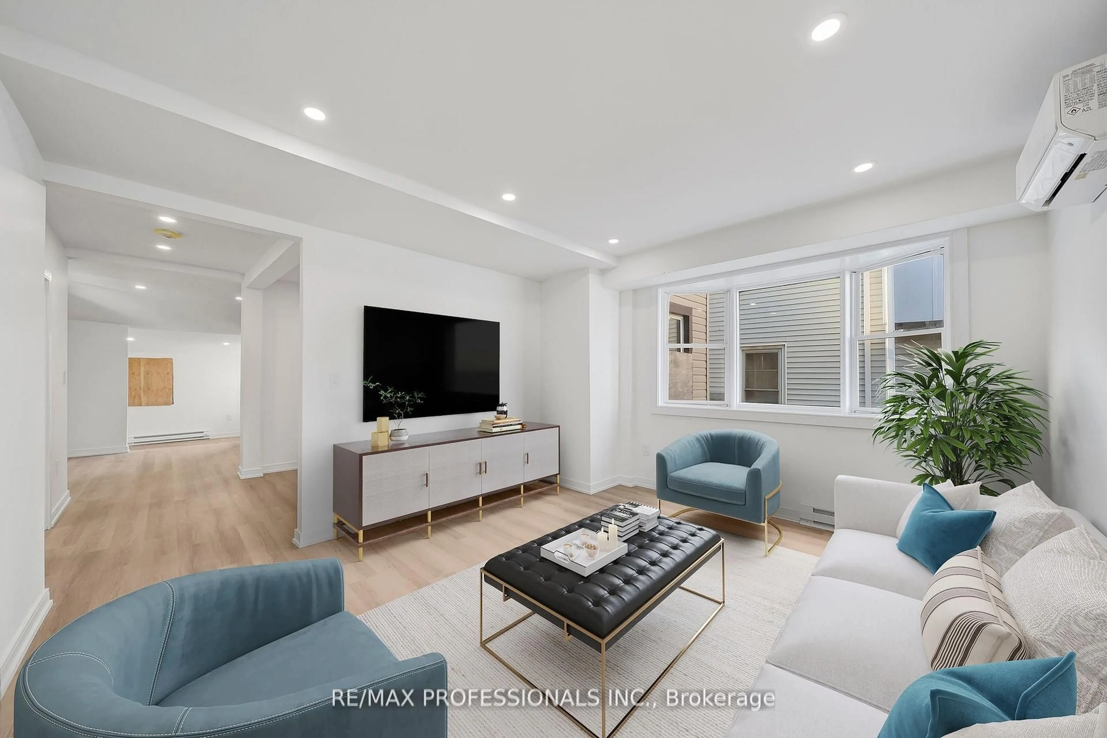 Living room with furniture, unknown for 27 Oakdale Ave, St. Catharines Ontario L2P 2B8