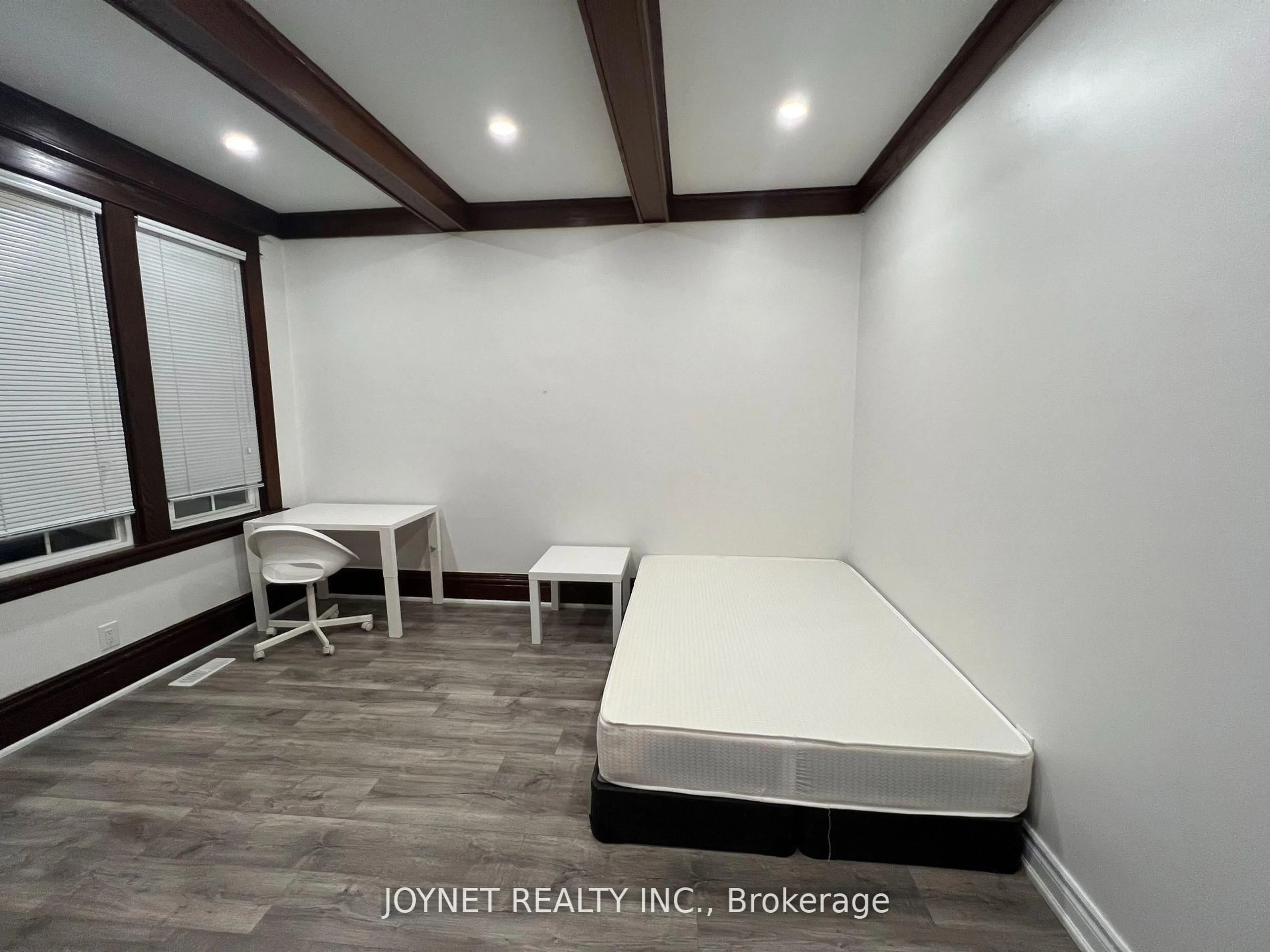 A pic of a room for 78 North Oval, Hamilton Ontario L8S 3Y8