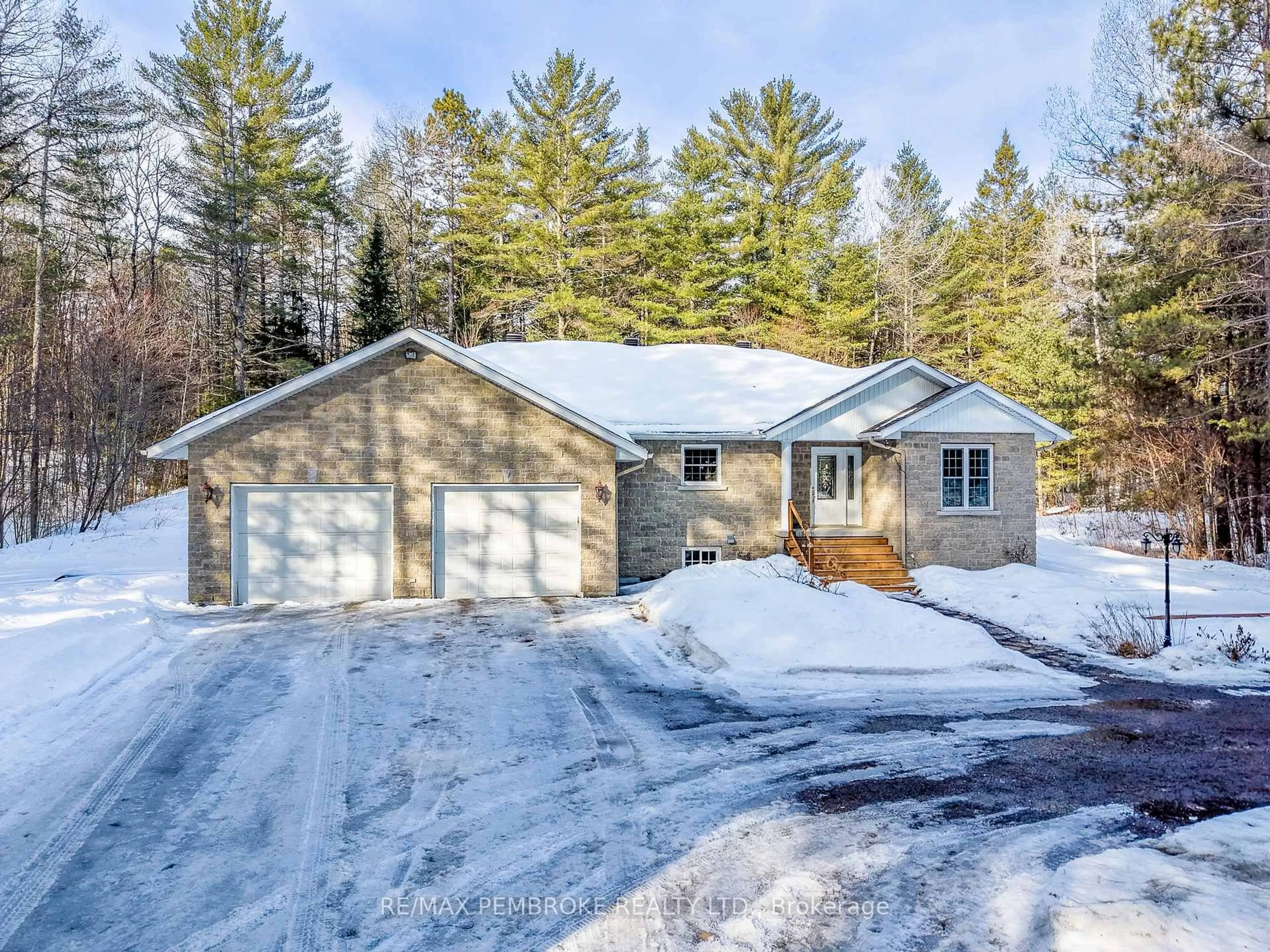 Unknown for 226 Eichstaedt Rd, Petawawa Ontario K8H 2W8