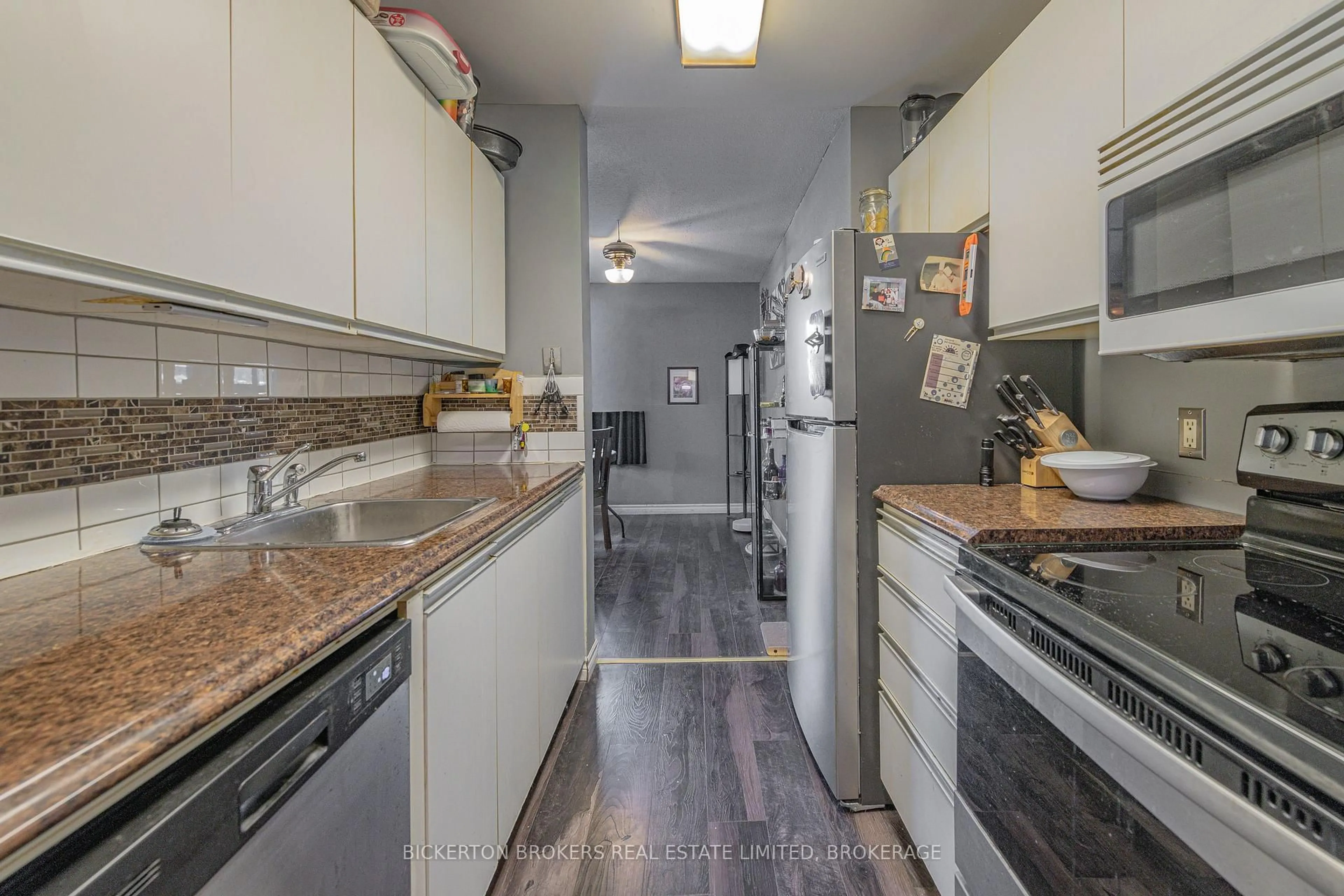 Standard kitchen, unknown for 540 Talbot Pl #101, Gananoque Ontario K7G 3C6