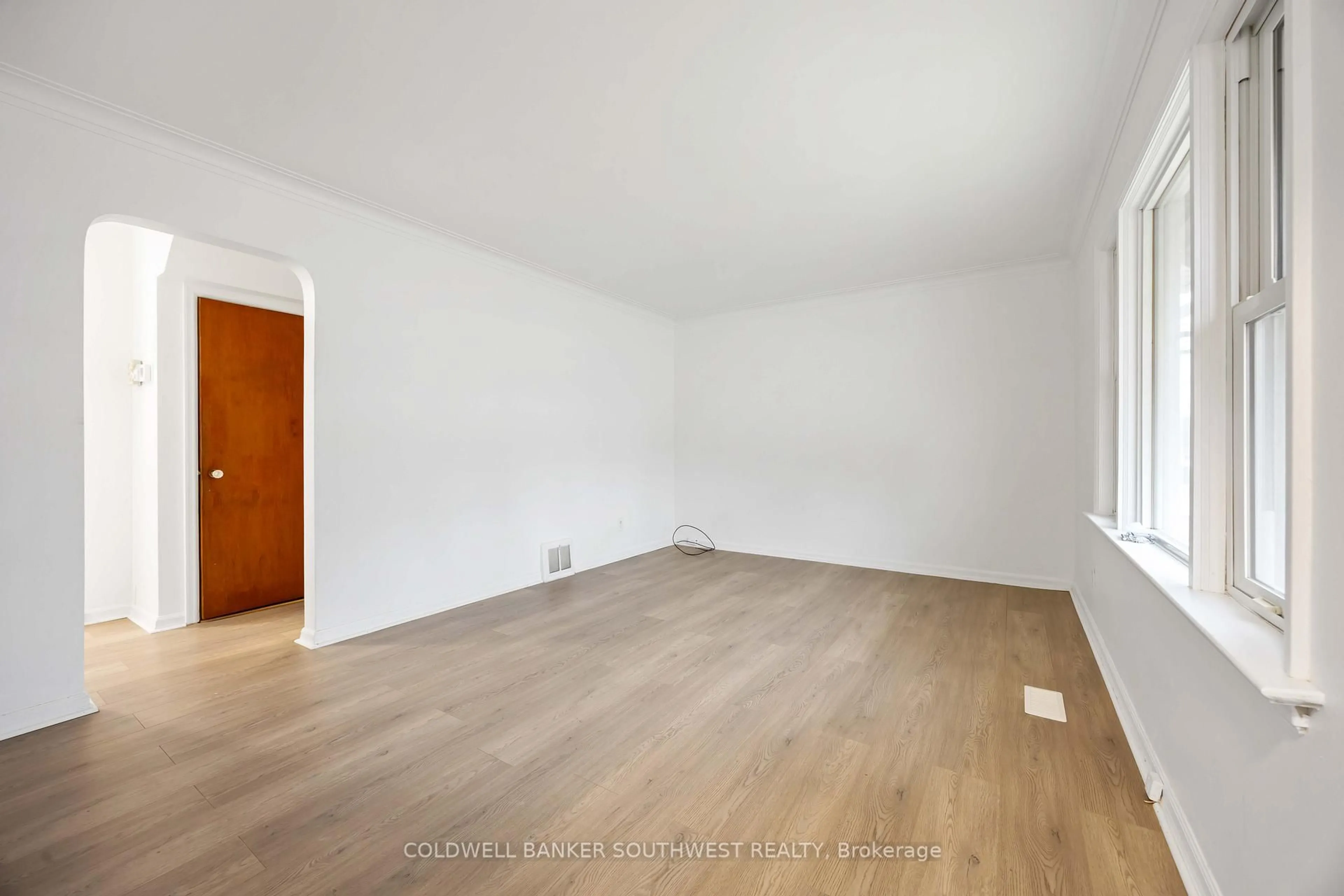 A pic of a room for 478 Indian Rd, Sarnia Ontario N7T 7G4