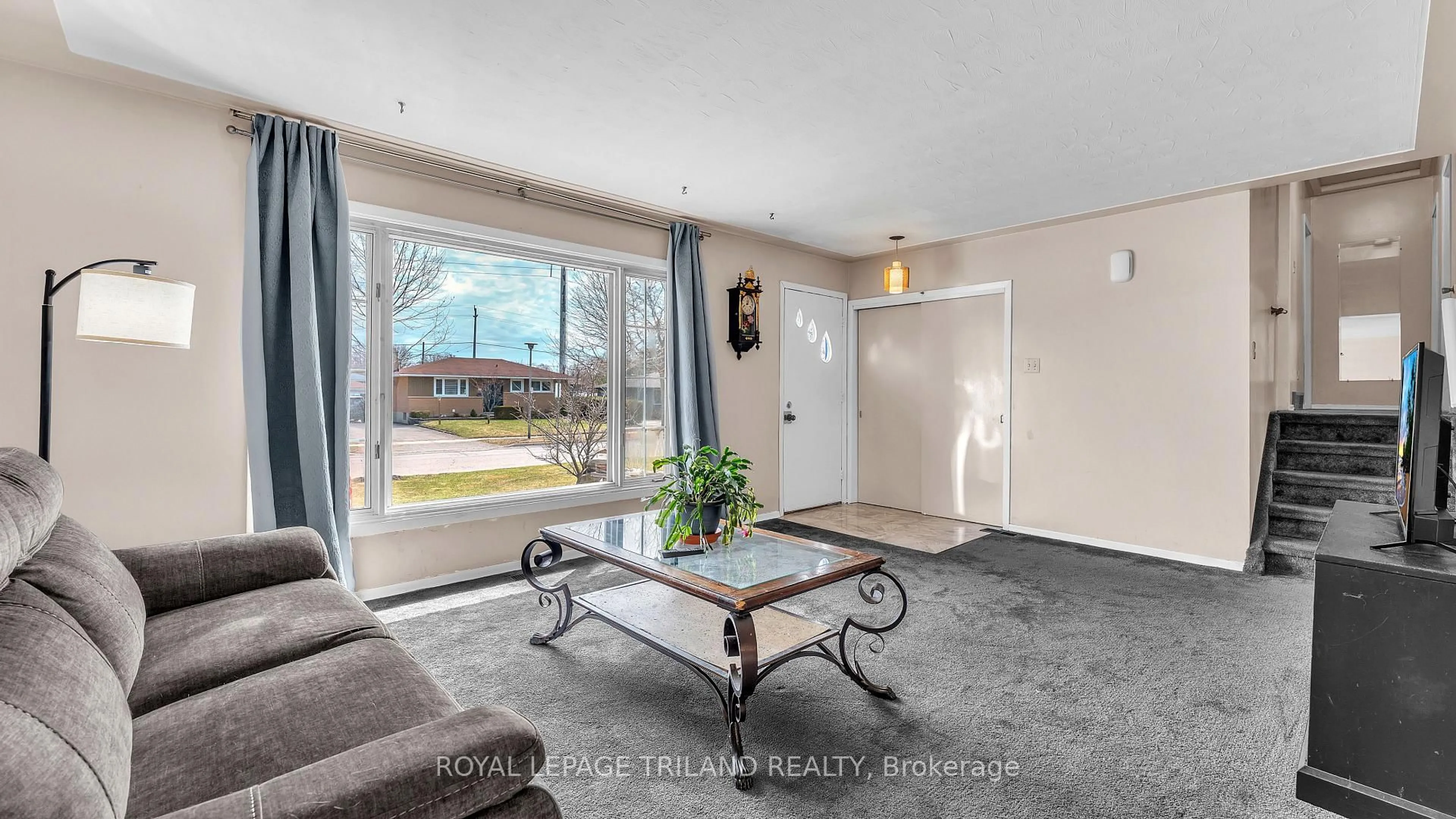 Living room with furniture, unknown for 1211 Sorrel Rd, London East Ontario N5V 2N5