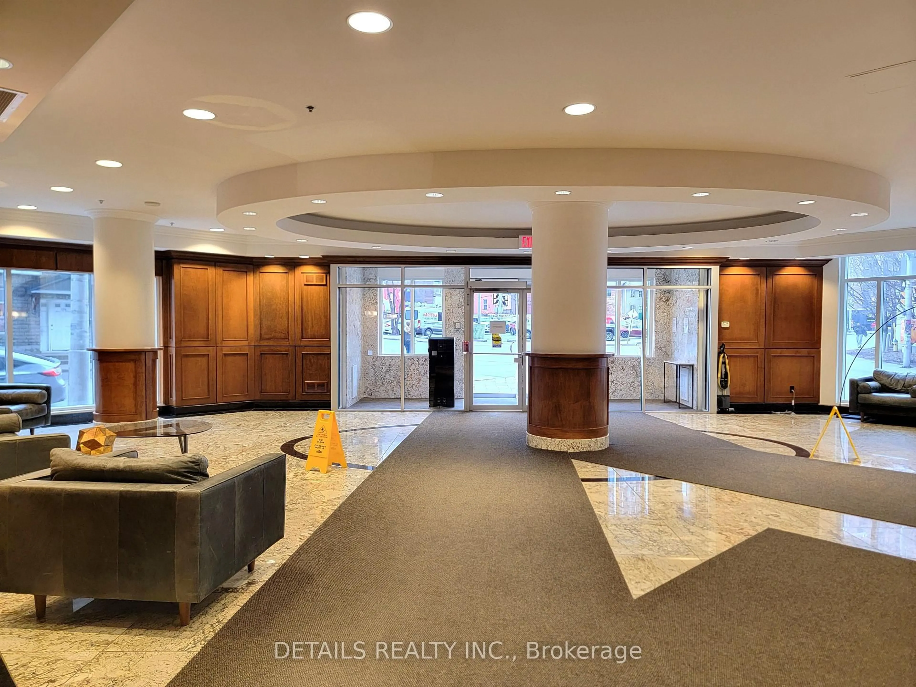 Lobby for 195 BESSERER St #2102, Ottawa Ontario K1N 0B6