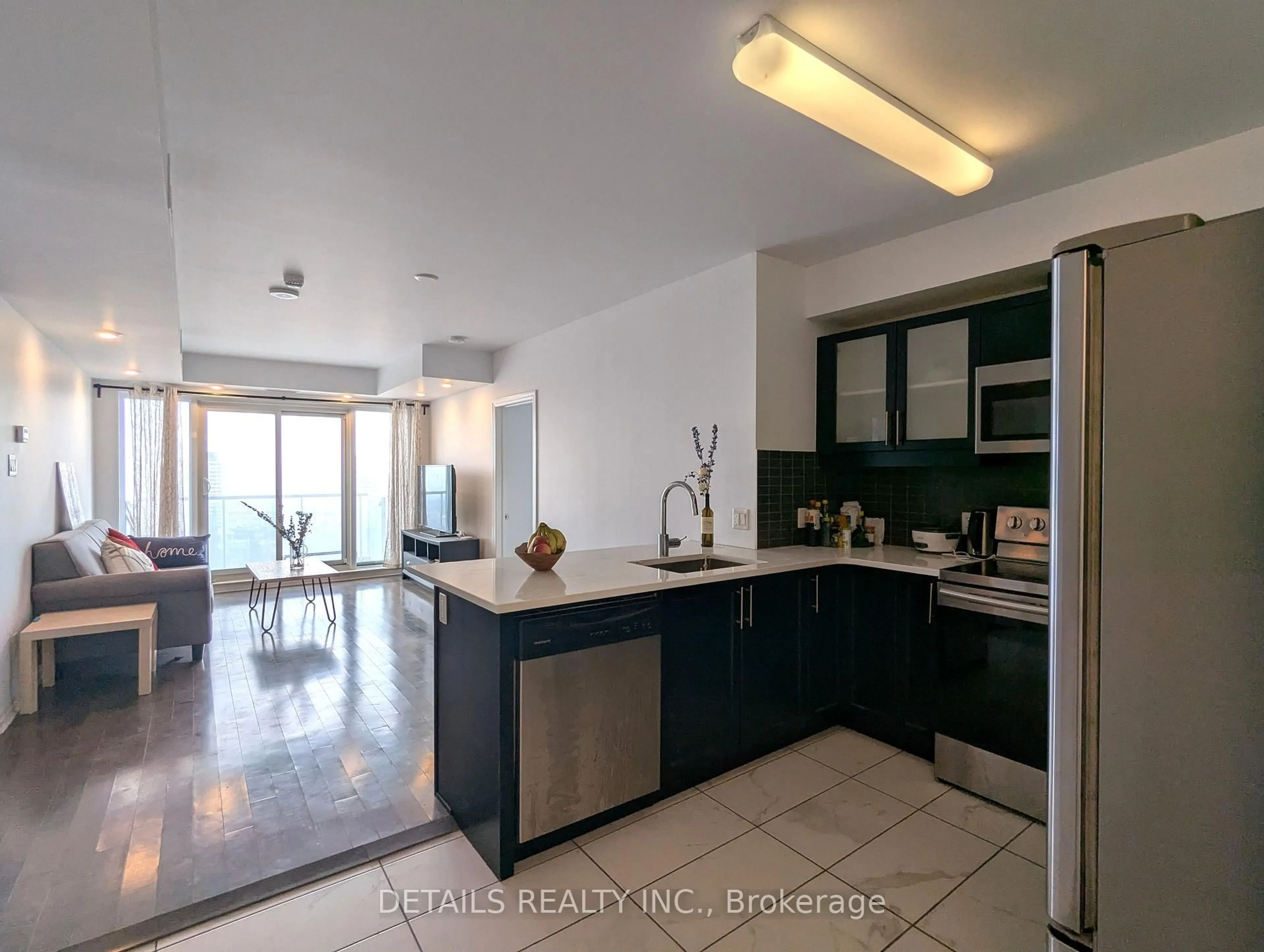 Open concept kitchen, ceramic/tile floor for 195 BESSERER St #2102, Ottawa Ontario K1N 0B6