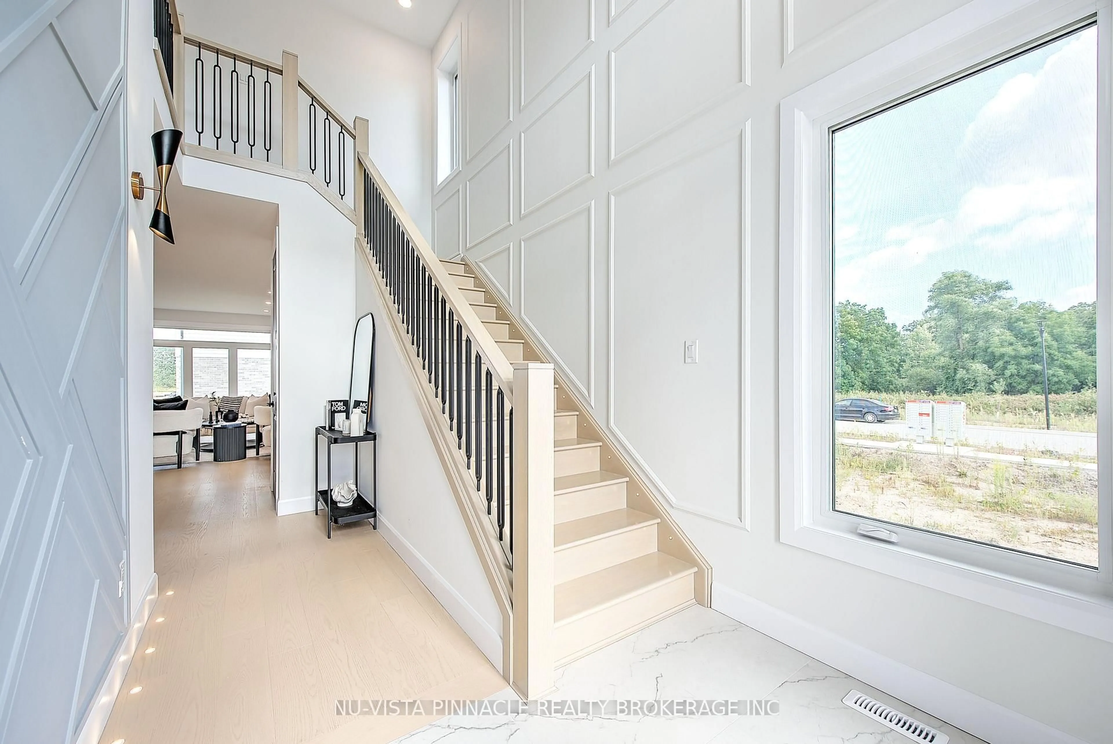 Indoor foyer for 4248 Liberty Cross, London South Ontario N6P 1J9