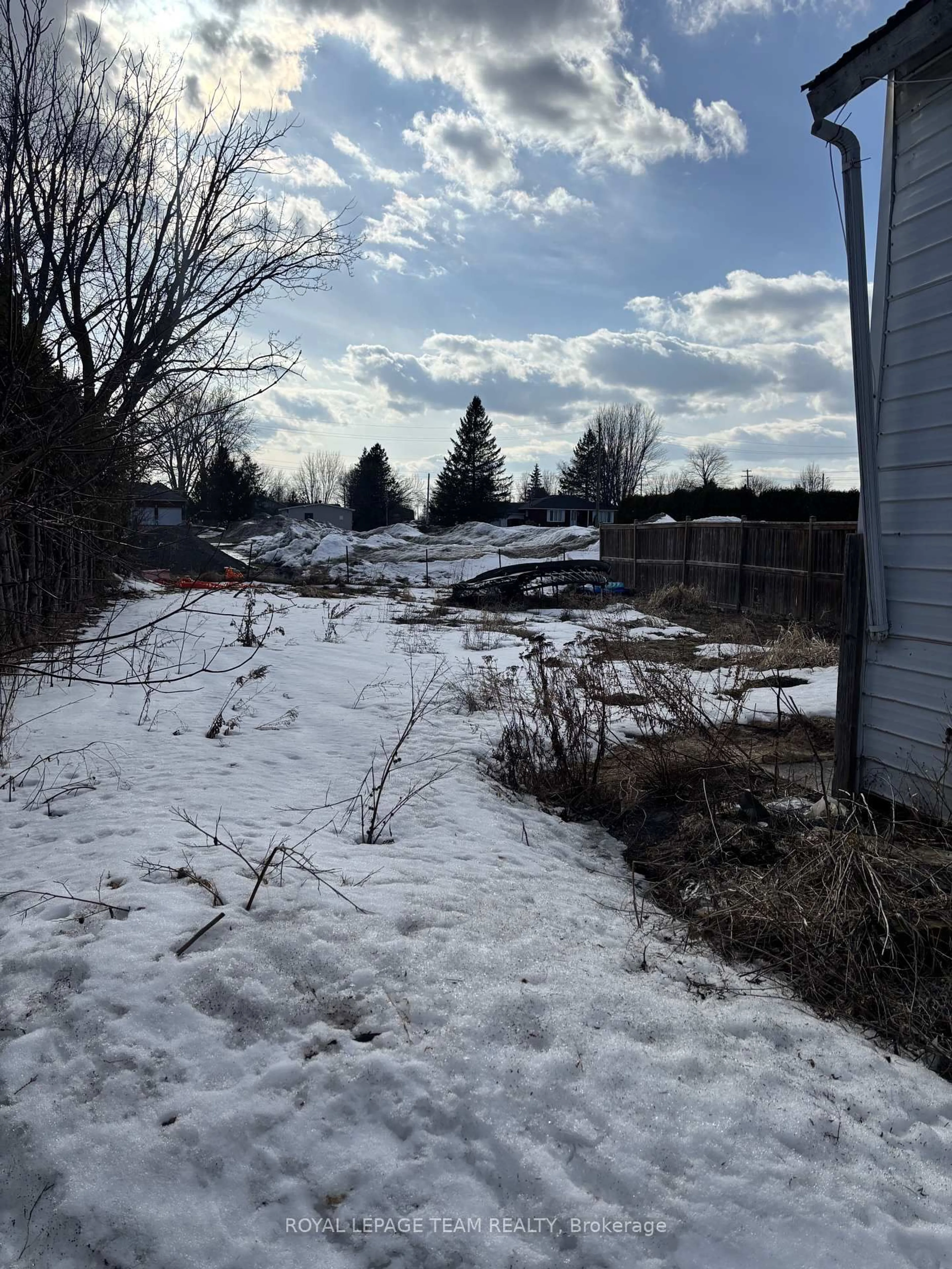 A pic from outside/outdoor area/front of a property/back of a property/a pic from drone, street for 4506 Ste Catherine St, The Nation Ontario K0C 2B0