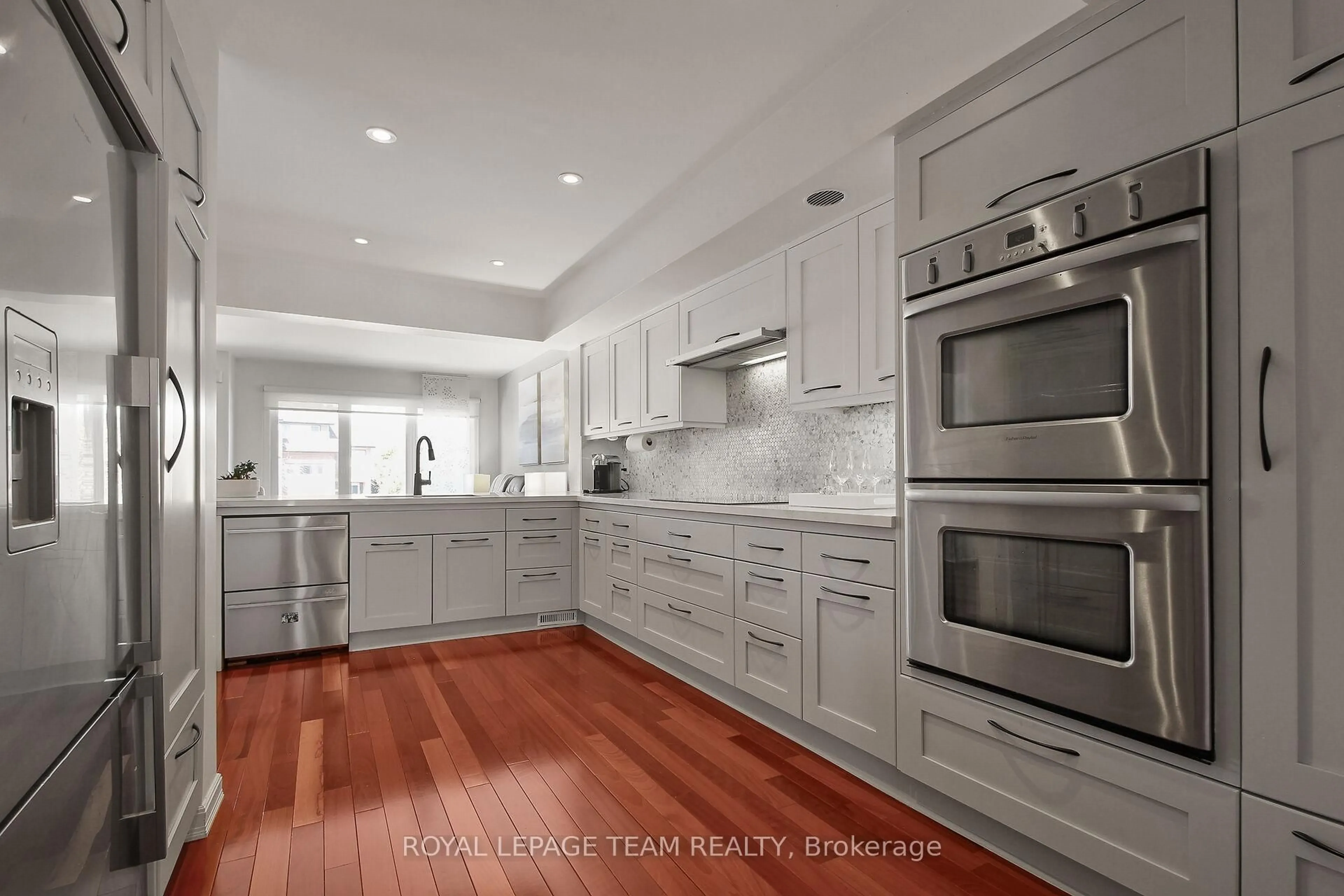 Contemporary kitchen, unknown for 224 Knudson Dr, Ottawa Ontario K2K 2N7