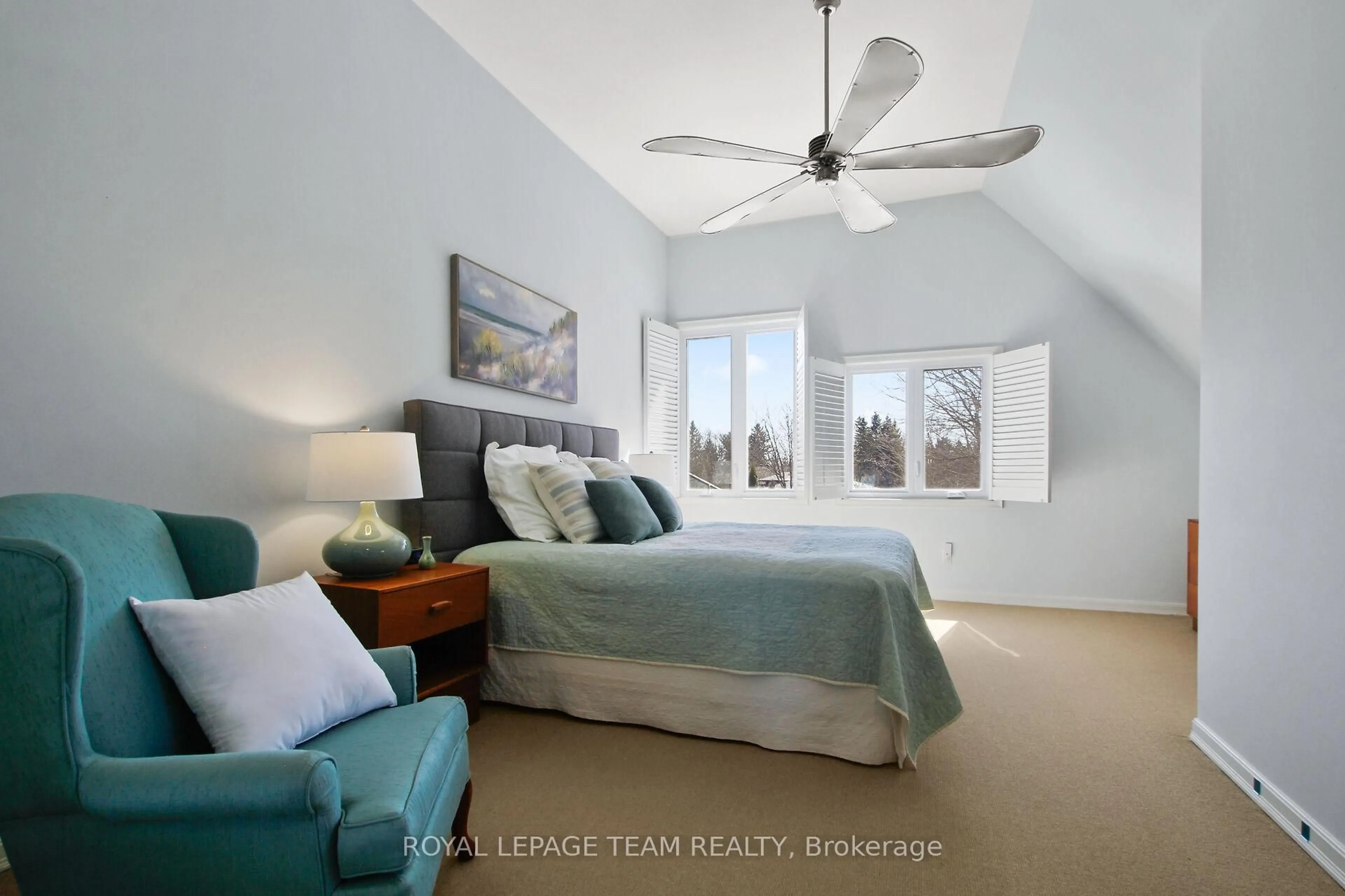 A pic of a room for 224 Knudson Dr, Ottawa Ontario K2K 2N7