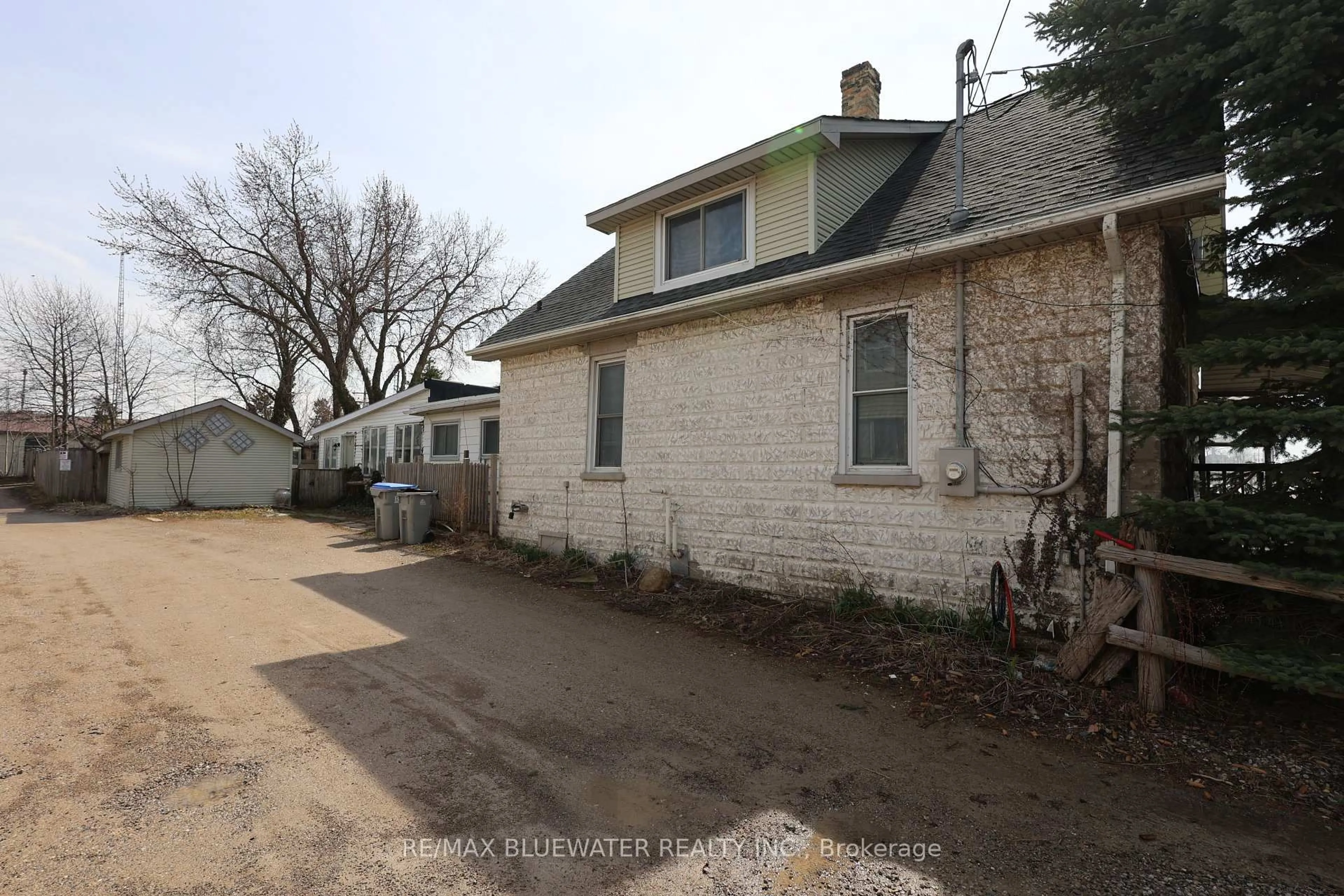 A pic from outside/outdoor area/front of a property/back of a property/a pic from drone, street for 16 Ontario St, Lambton Shores Ontario N0M 1T0