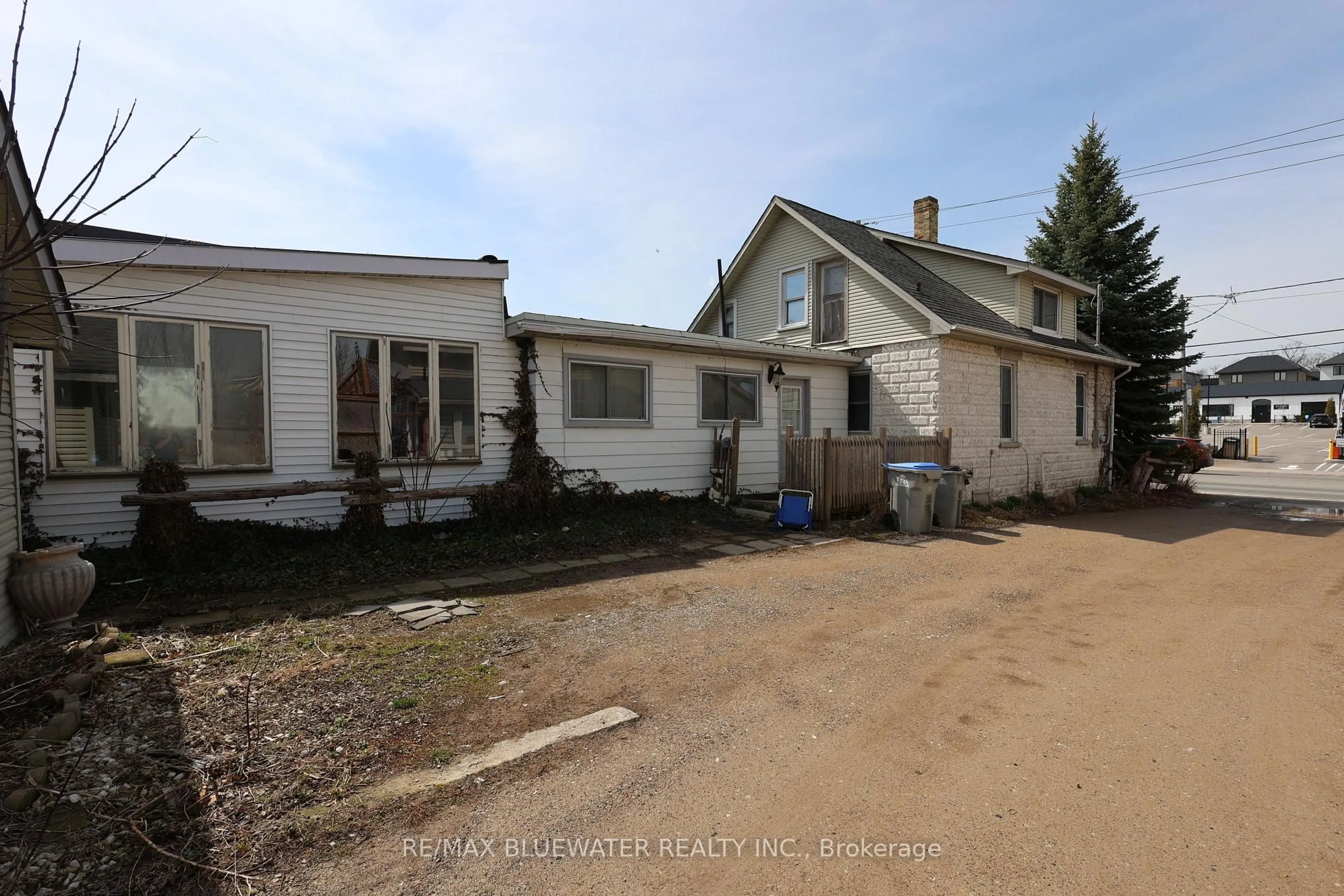 A pic from outside/outdoor area/front of a property/back of a property/a pic from drone, building for 16 Ontario St, Lambton Shores Ontario N0M 1T0
