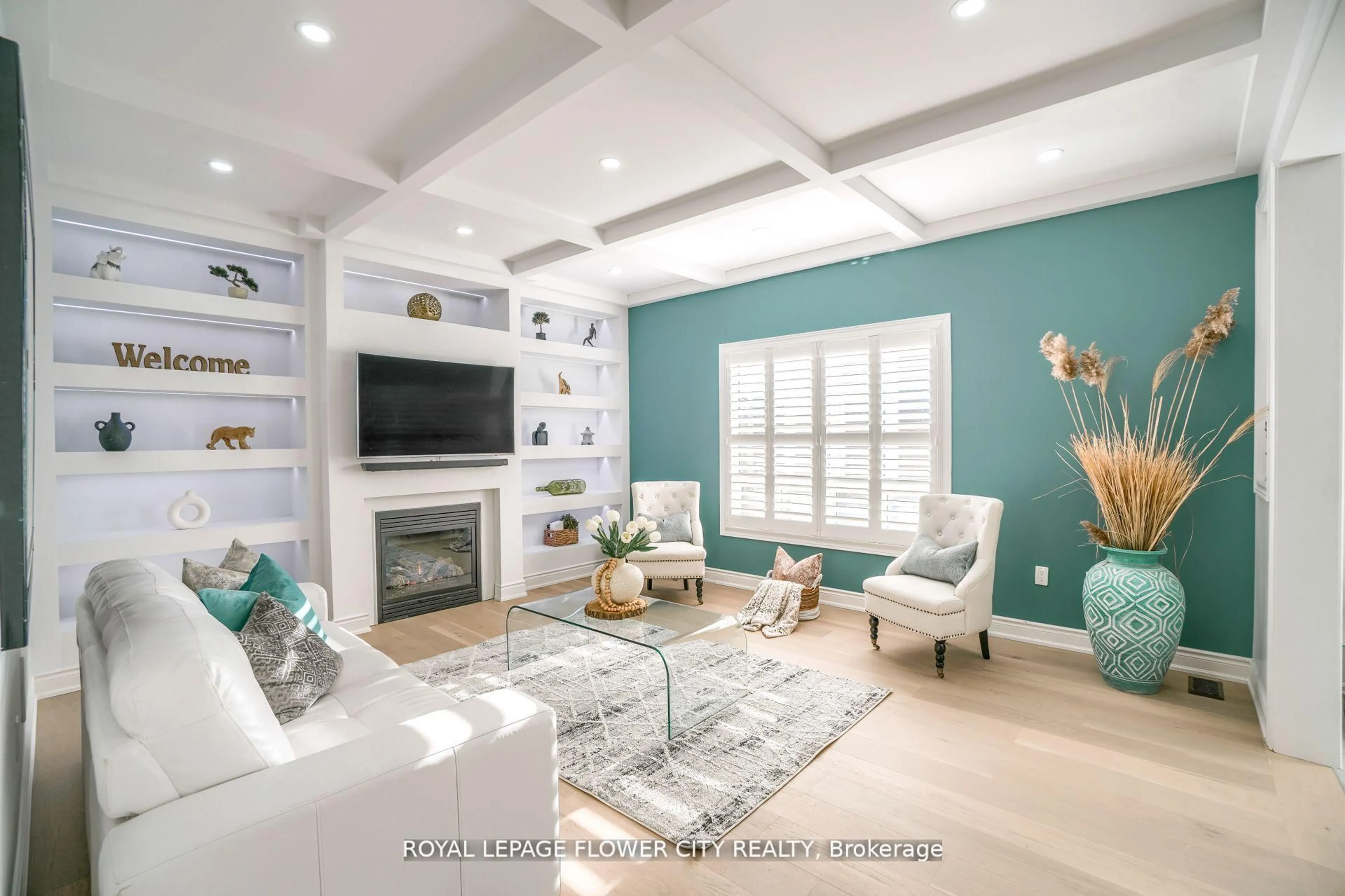 Living room with furniture, unknown for 318 Wallace St, Shelburne Ontario L9V 2S2