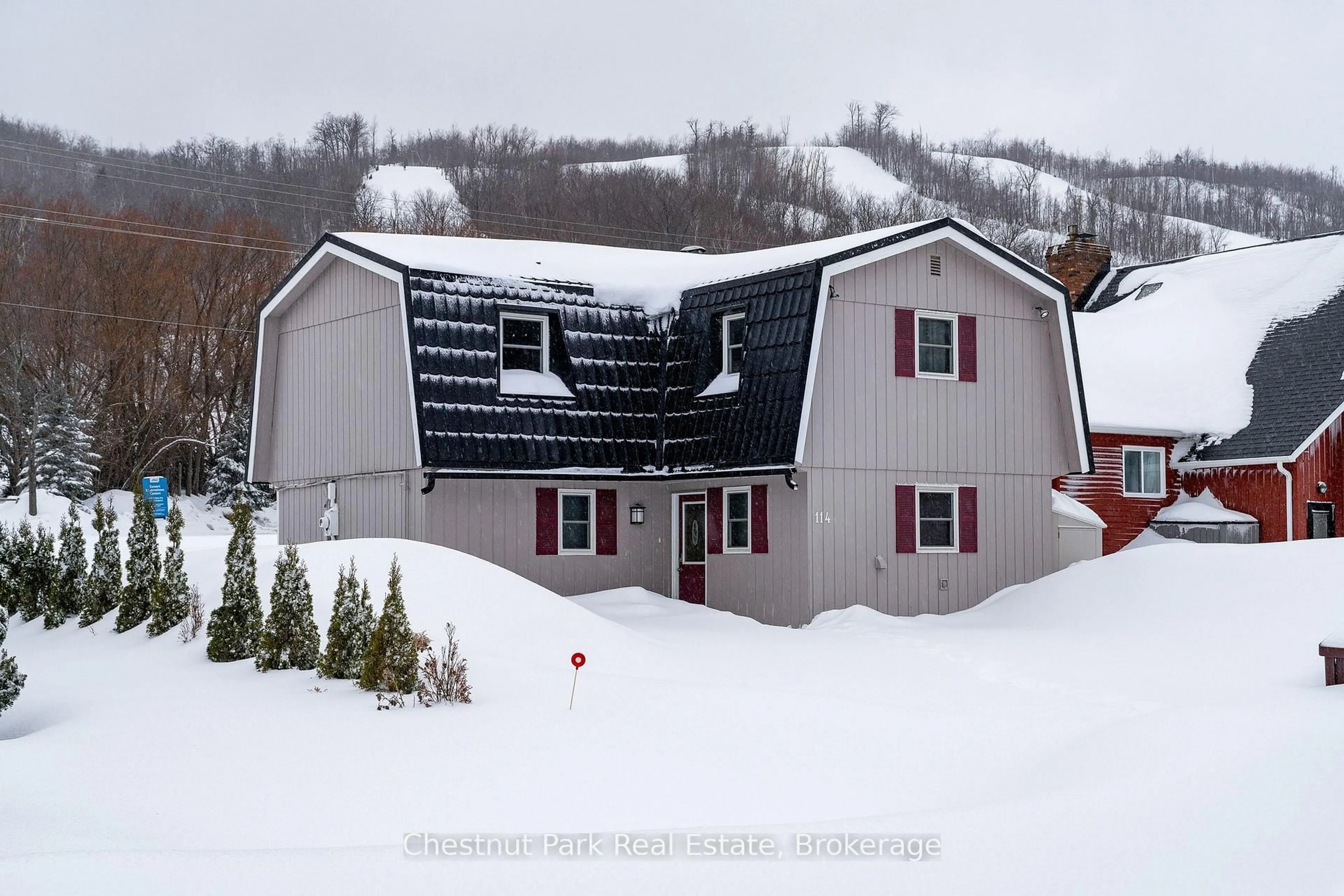 Home with vinyl exterior material, building for 114 Carmichael Cres, Blue Mountains Ontario L9Y 0R3