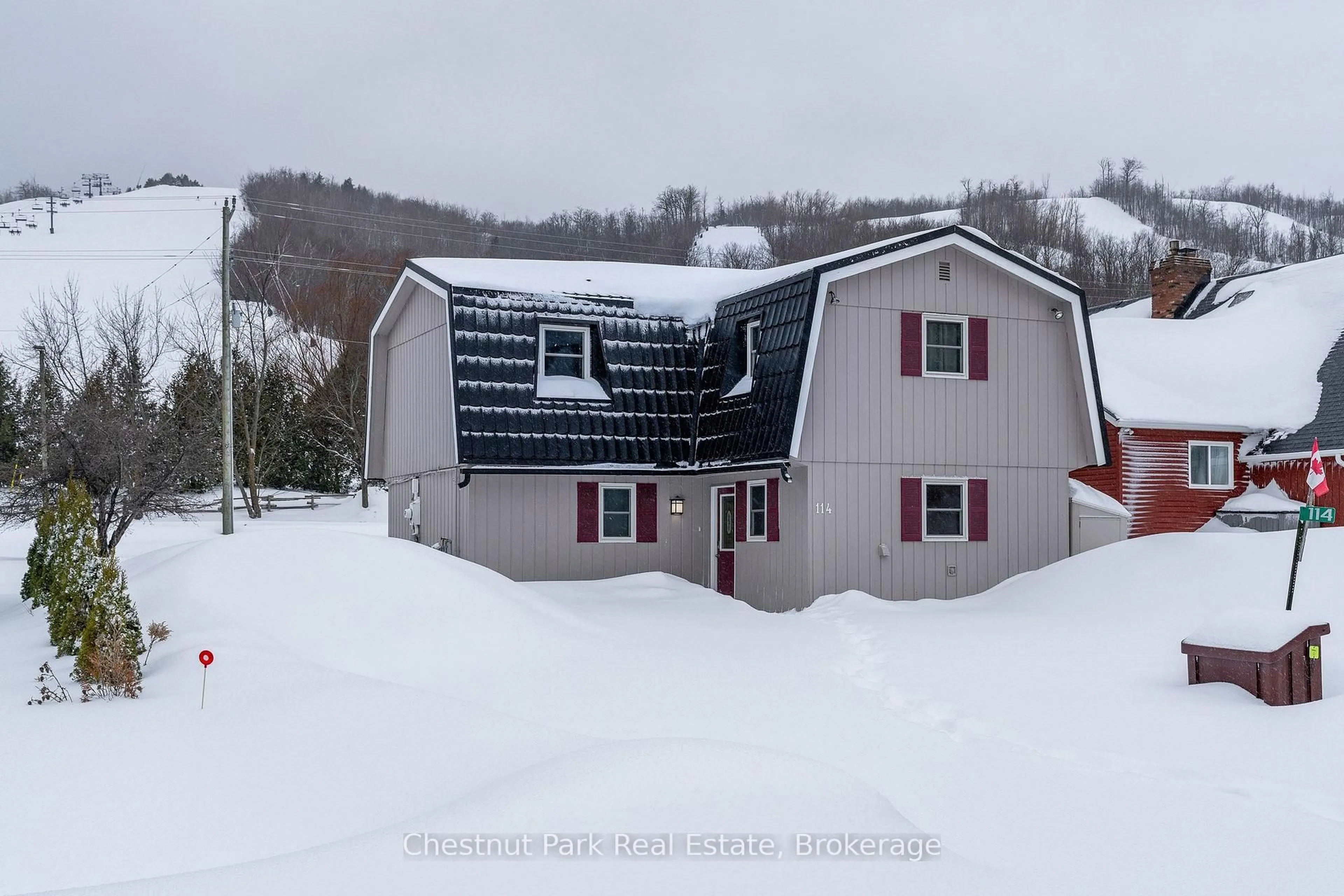 A pic from outside/outdoor area/front of a property/back of a property/a pic from drone, unknown for 114 Carmichael Cres, Blue Mountains Ontario L9Y 0R3
