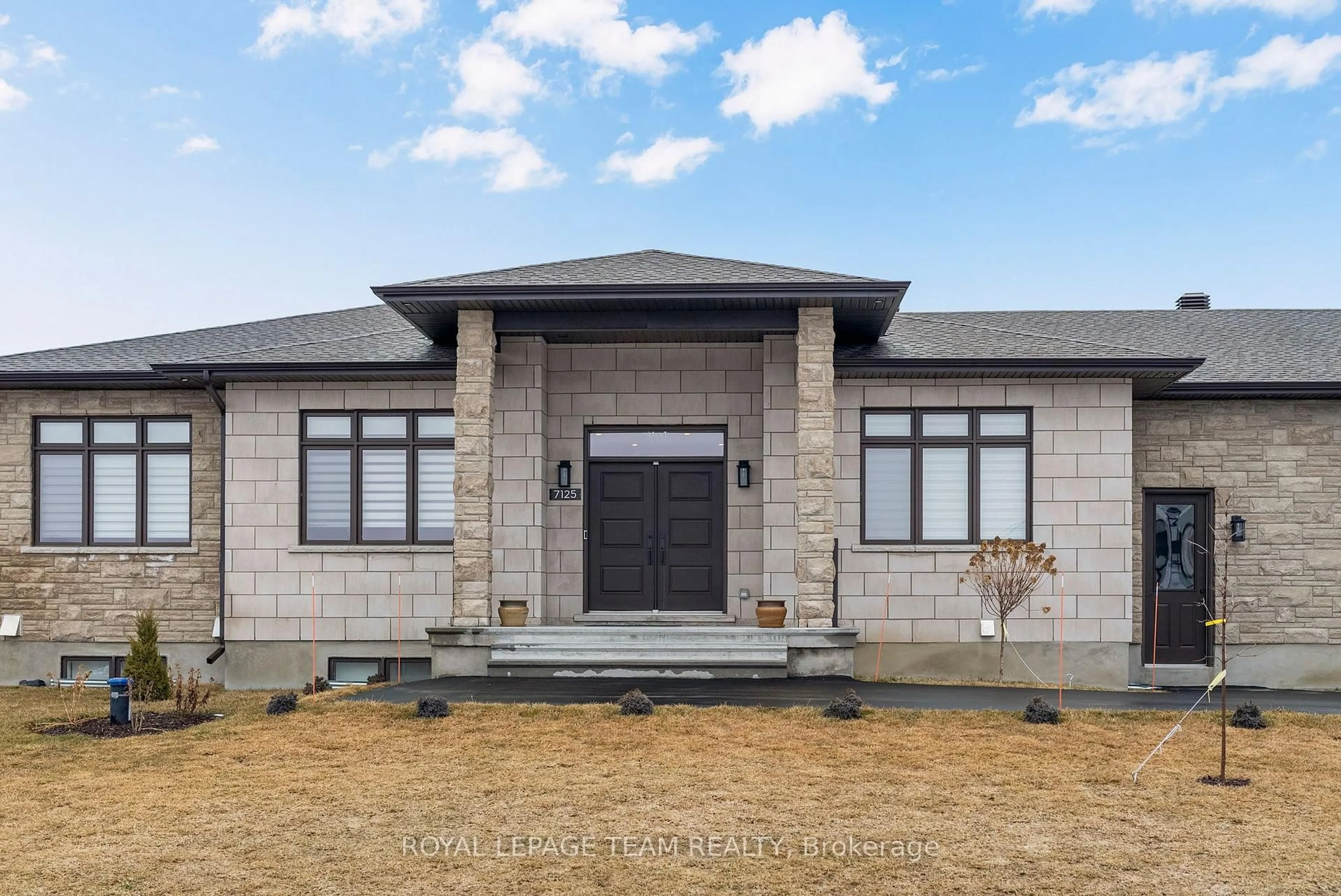 Home with brick exterior material, building for 7125 Still Meadow Way, Ottawa Ontario K4P 1B8