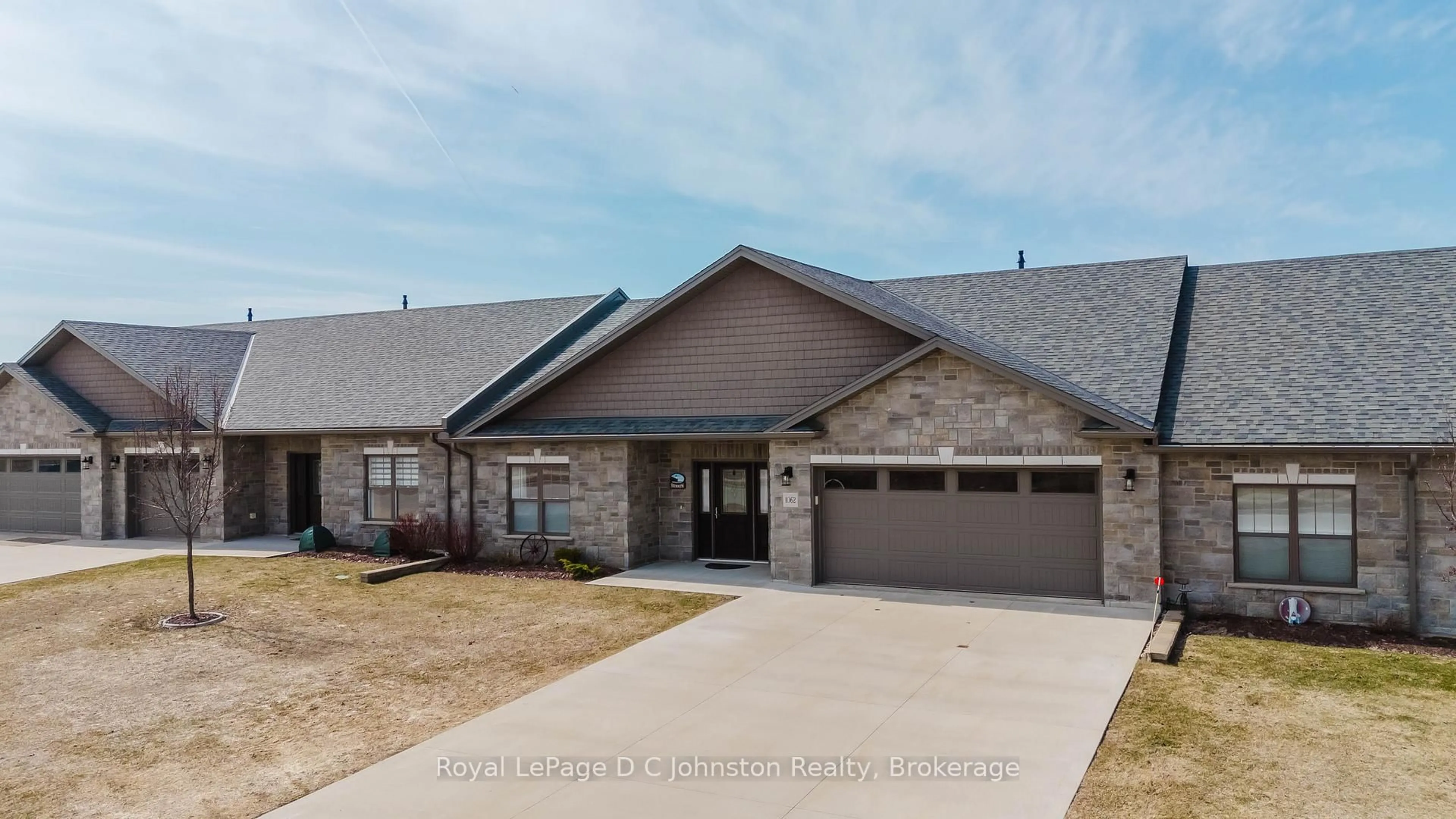 Home with brick exterior material, building for 1062 Waterloo St, Saugeen Shores Ontario N0H 2C3