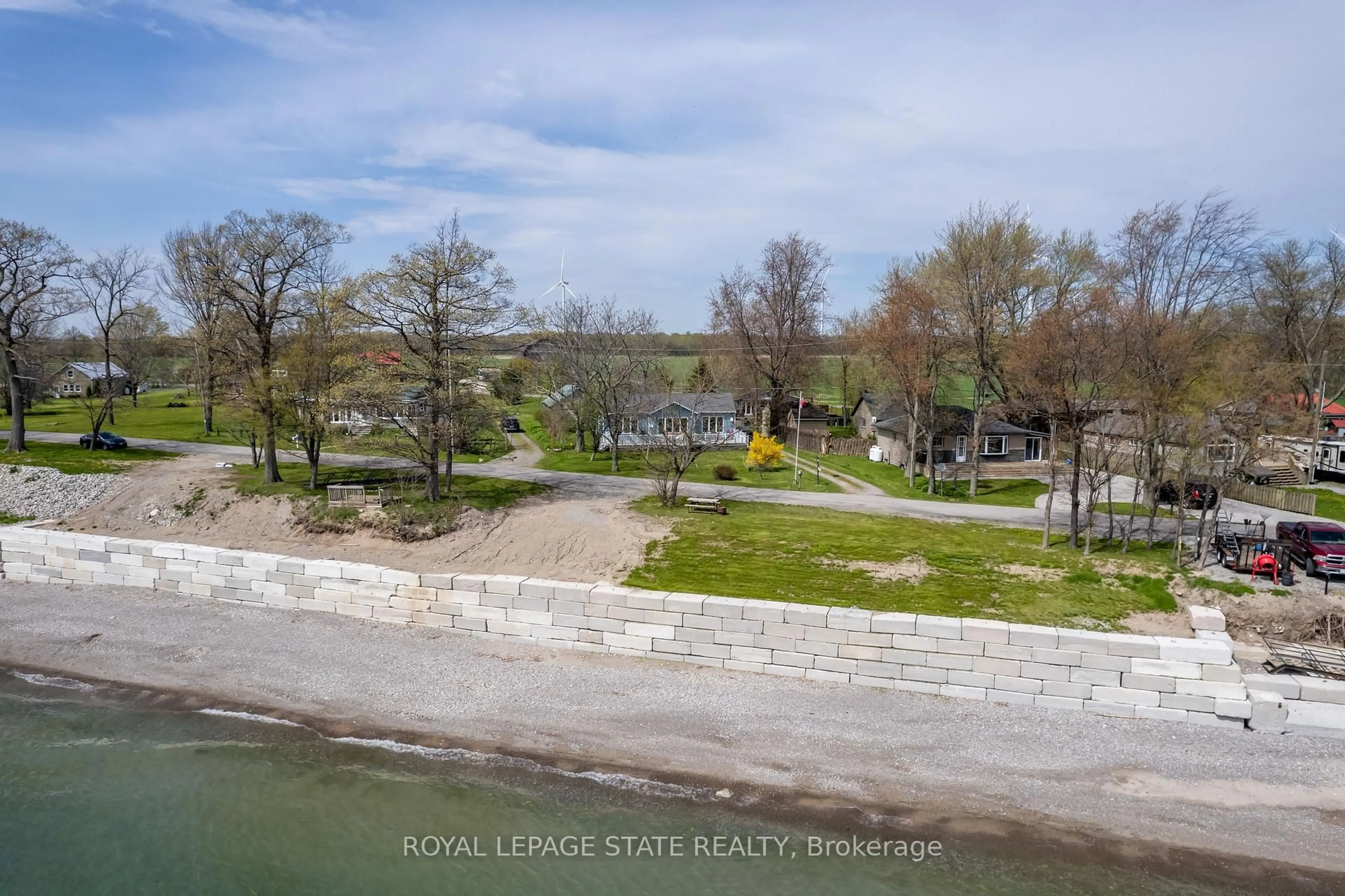 A pic from outside/outdoor area/front of a property/back of a property/a pic from drone, water/lake/river/ocean view for 557 Edgewater Pl, Haldimand Ontario N1A 2W8