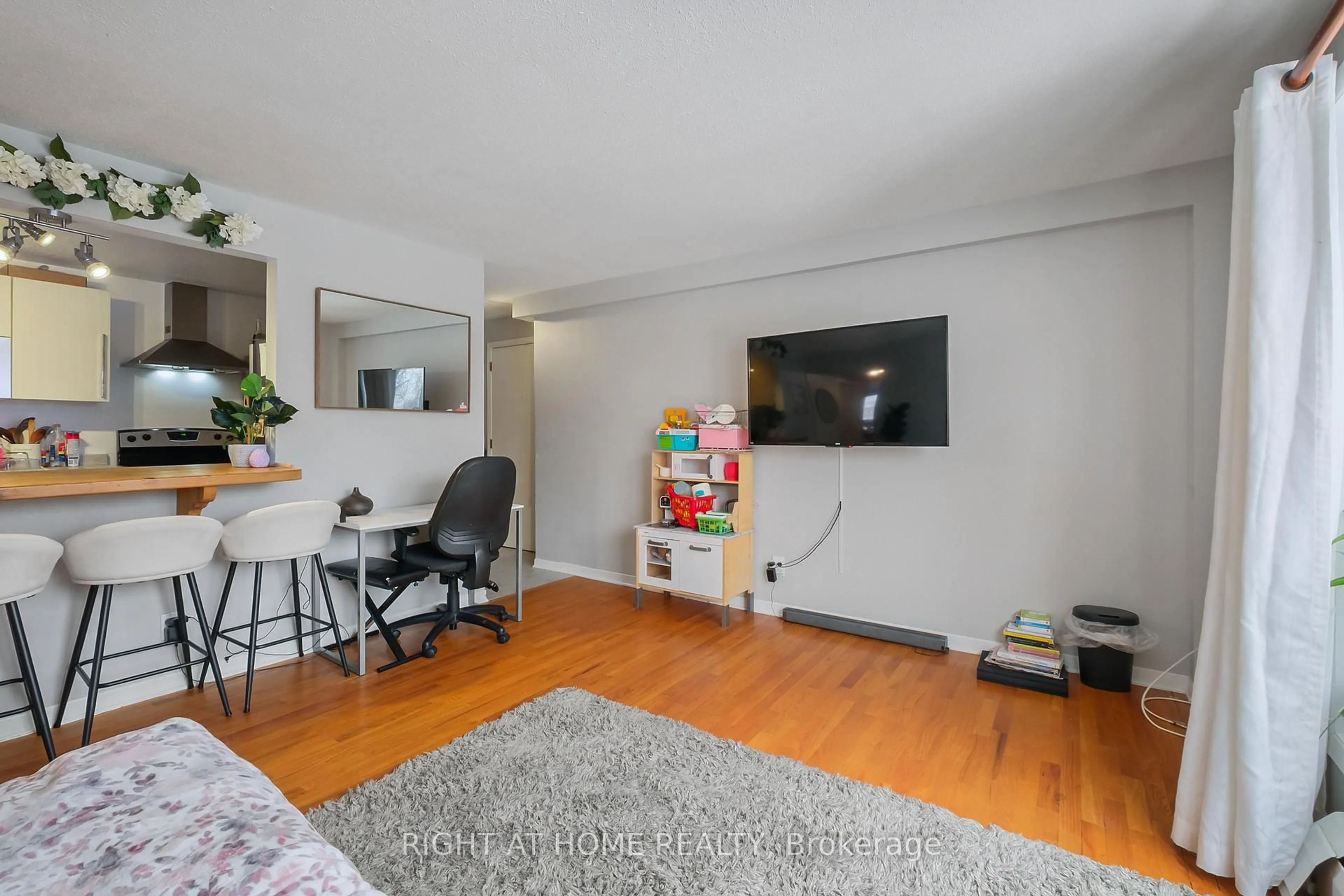 Living room with furniture, unknown for 898 Elmsmere Rd #11, Ottawa Ontario K1J 7T6