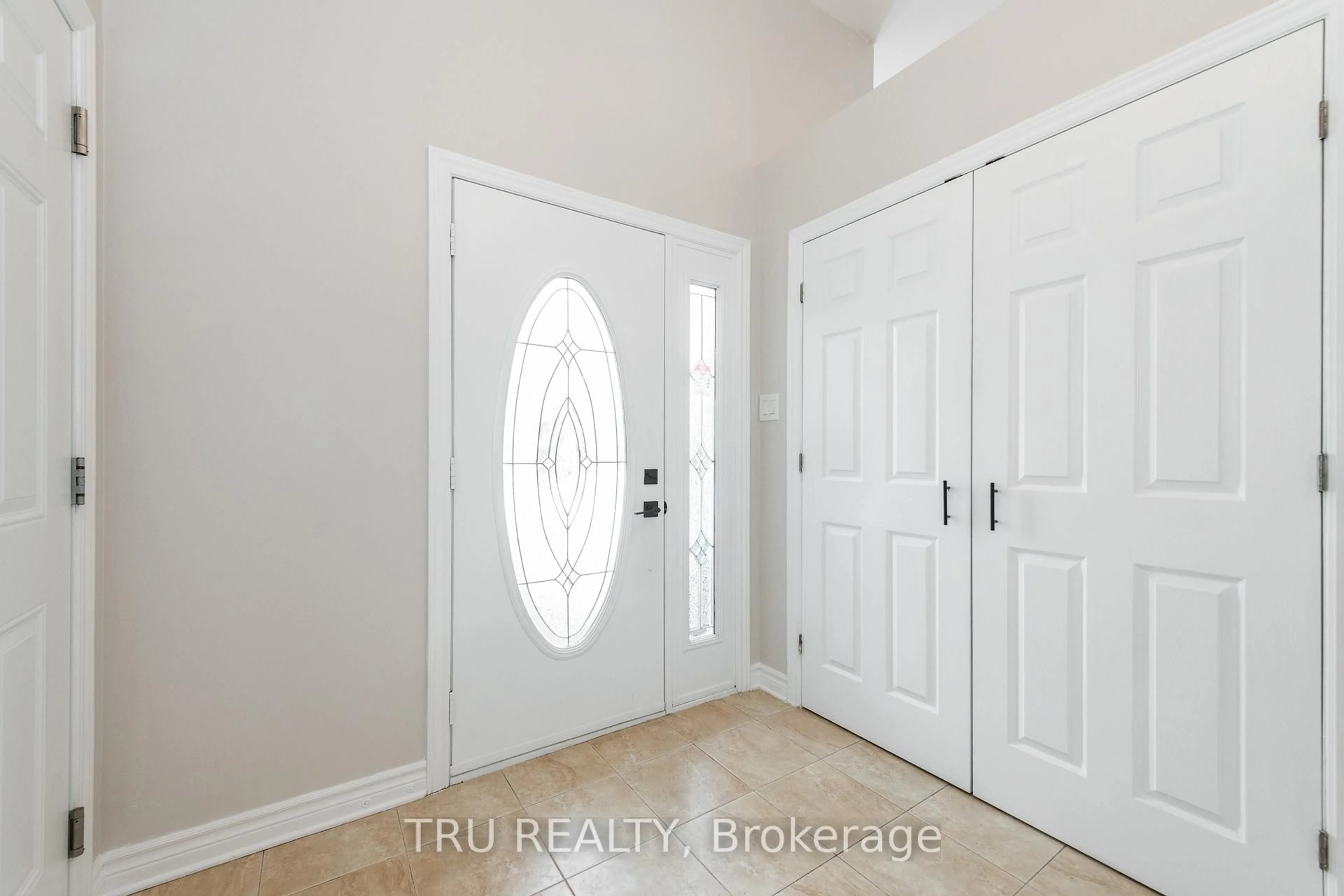 Indoor entryway for 52 South Indian Dr, The Nation Ontario K0A 2M0