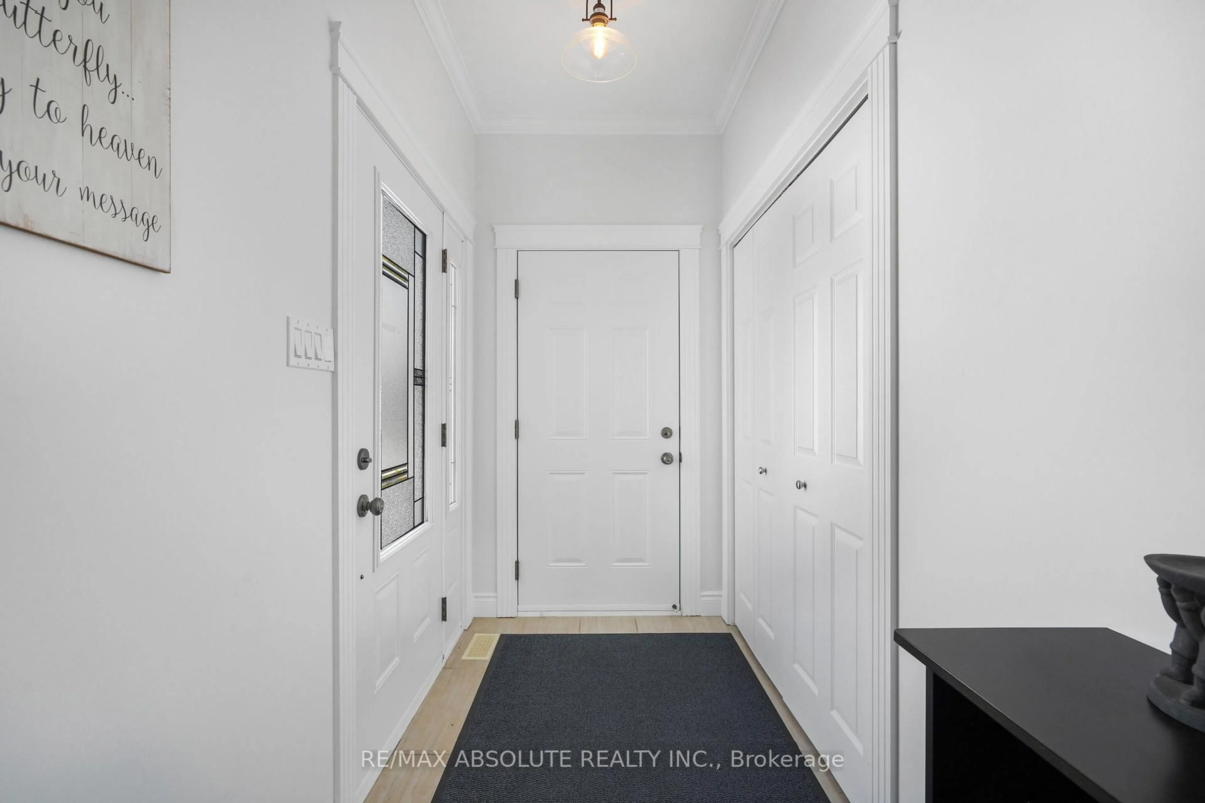 Indoor entryway for 2655 Charbonneau Rd, Champlain Ontario K0B 1K0