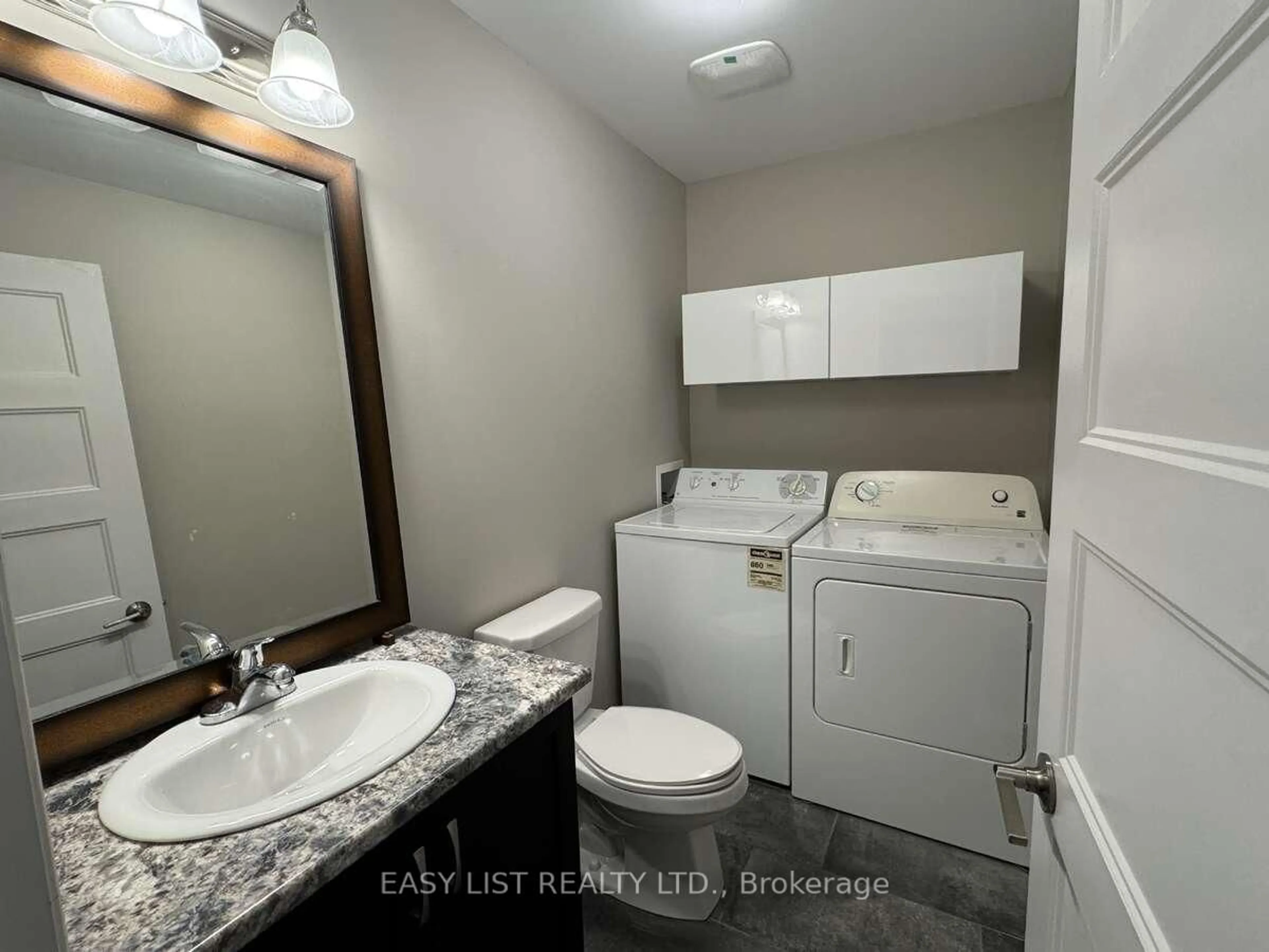 Standard bathroom, ceramic/tile floor for 306 Belfort Cres, Cornwall Ontario K6H 0H3