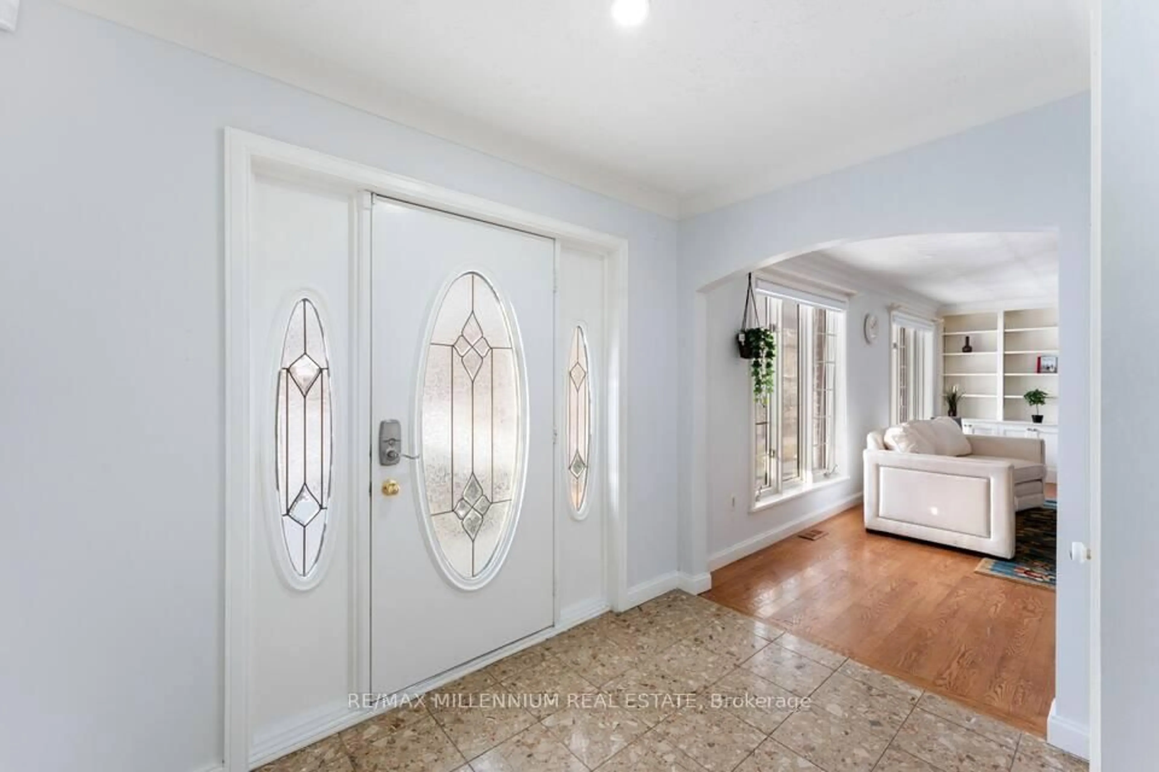 Indoor entryway for 13382 Highway 38, Sharbot Lake Ontario K0H 2P0