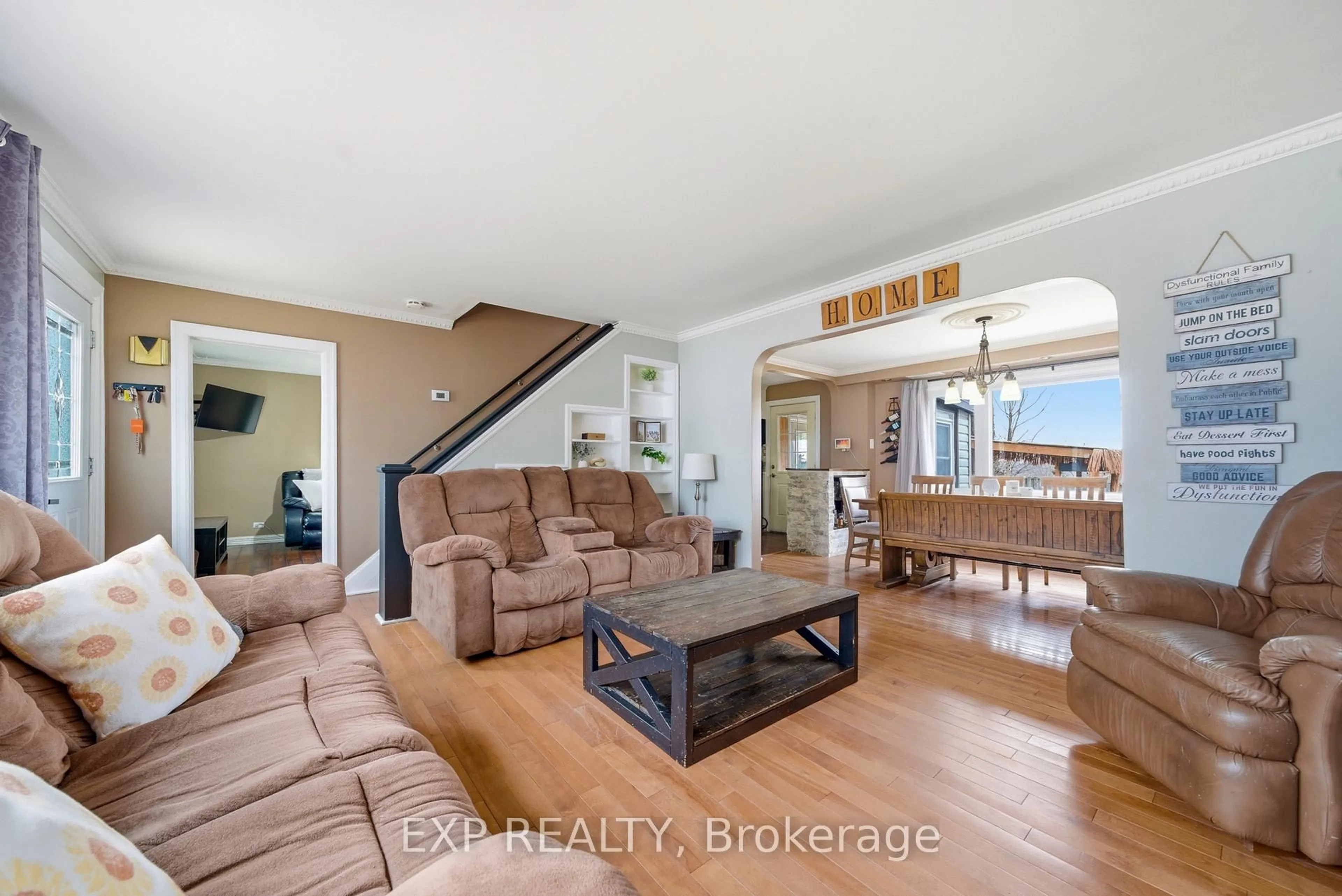 Living room with furniture, unknown for 10 Valleyview Cres, Belleville Ontario K8P 3G1