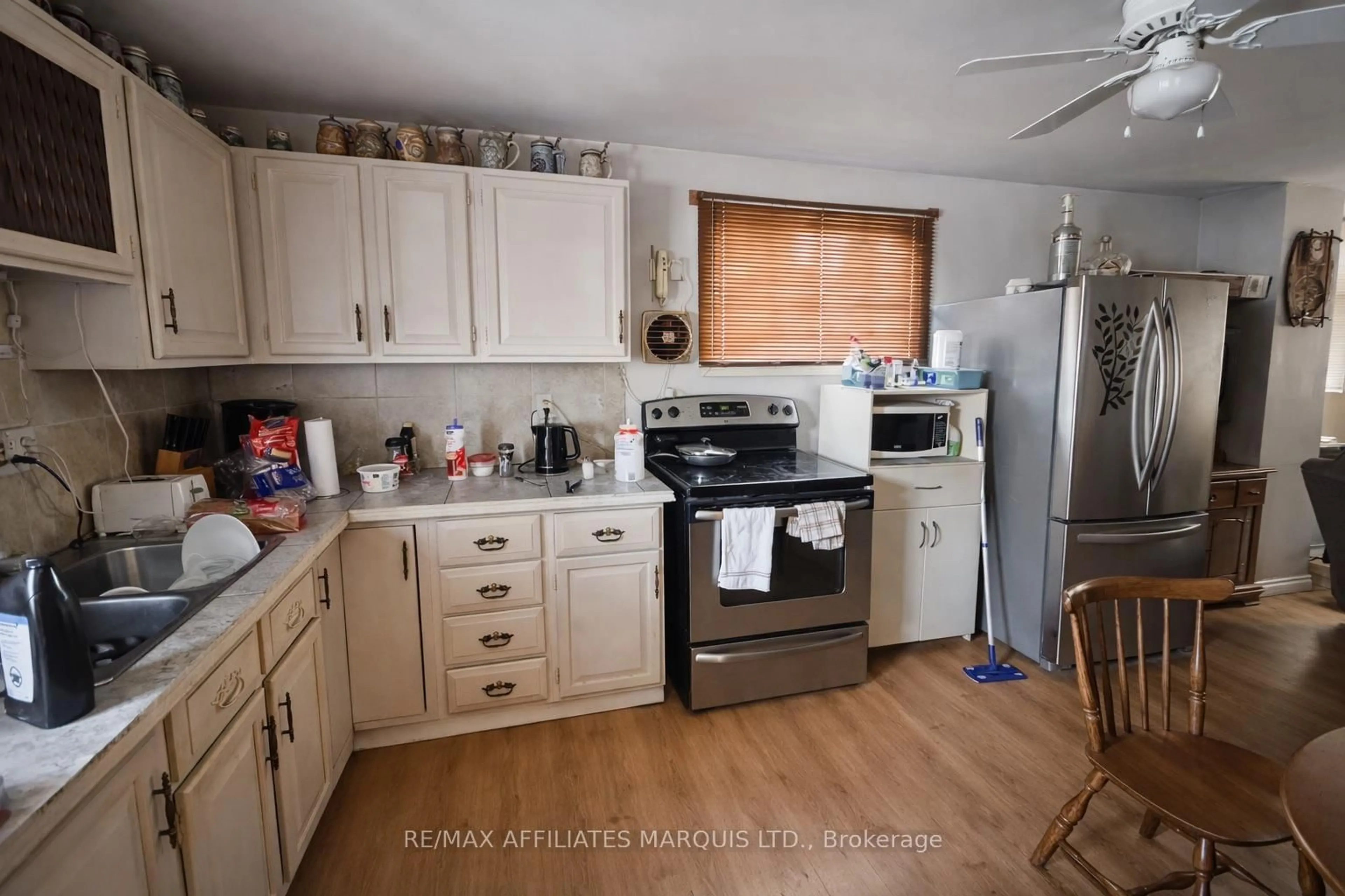 Standard kitchen, wood/laminate floor for 38 Danis Ave, Cornwall Ontario K6H 5E3