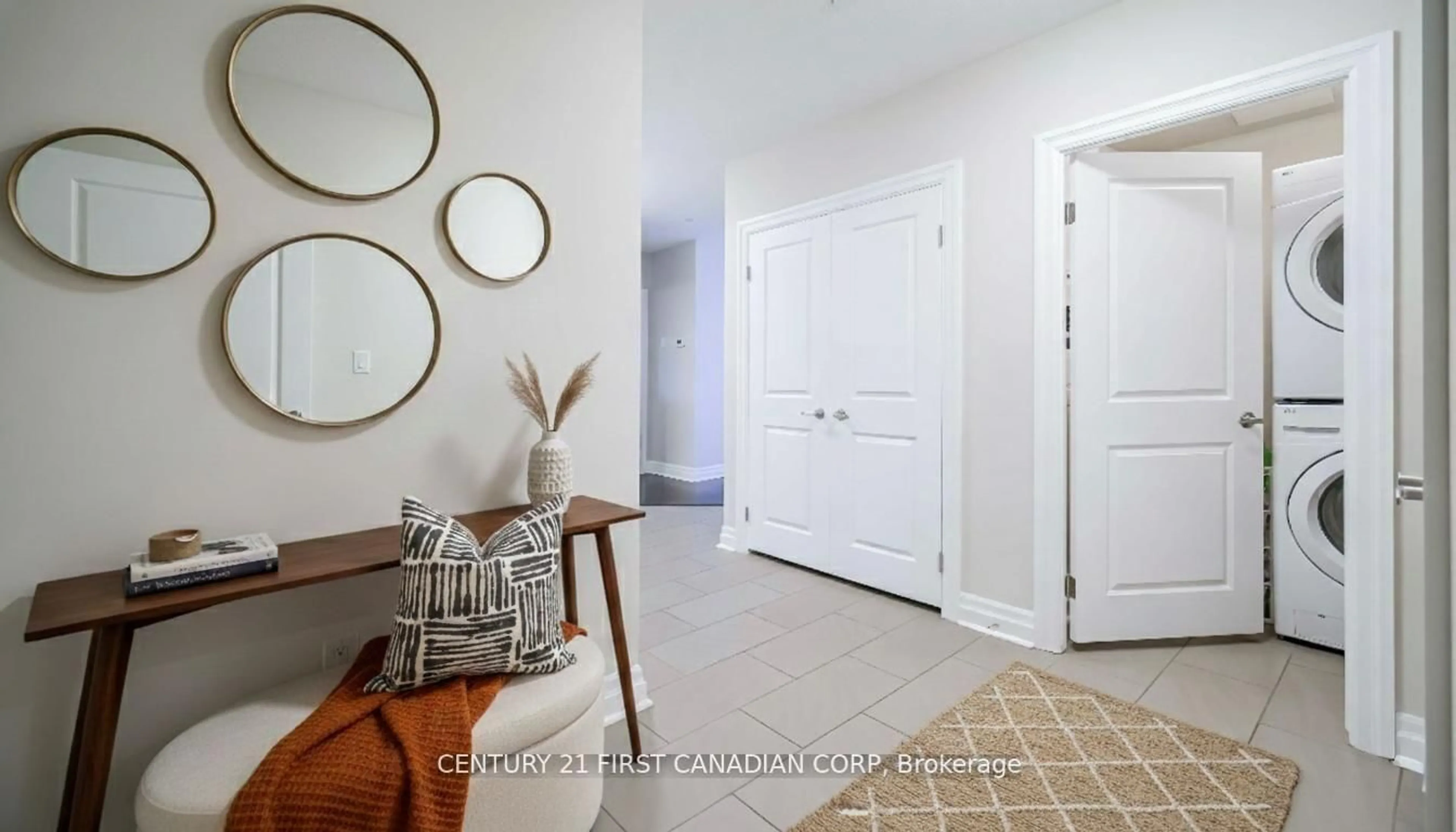 Indoor entryway for 240 Villagewalk Blvd #504, London North Ontario N6G 0P6