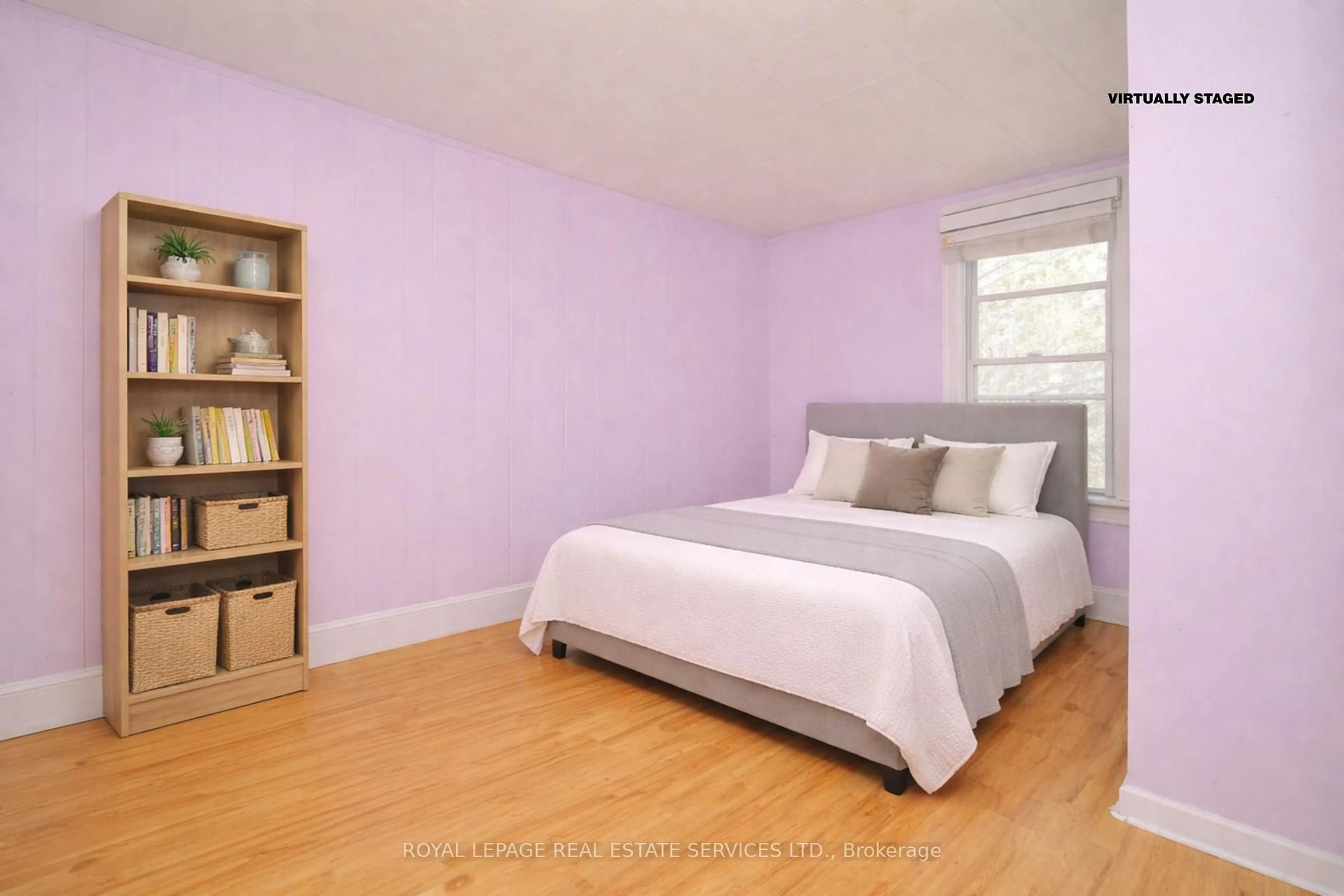 Bedroom with bed, wood/laminate floor for 224 Broadway Ave, Hamilton Ontario L8S 2W6