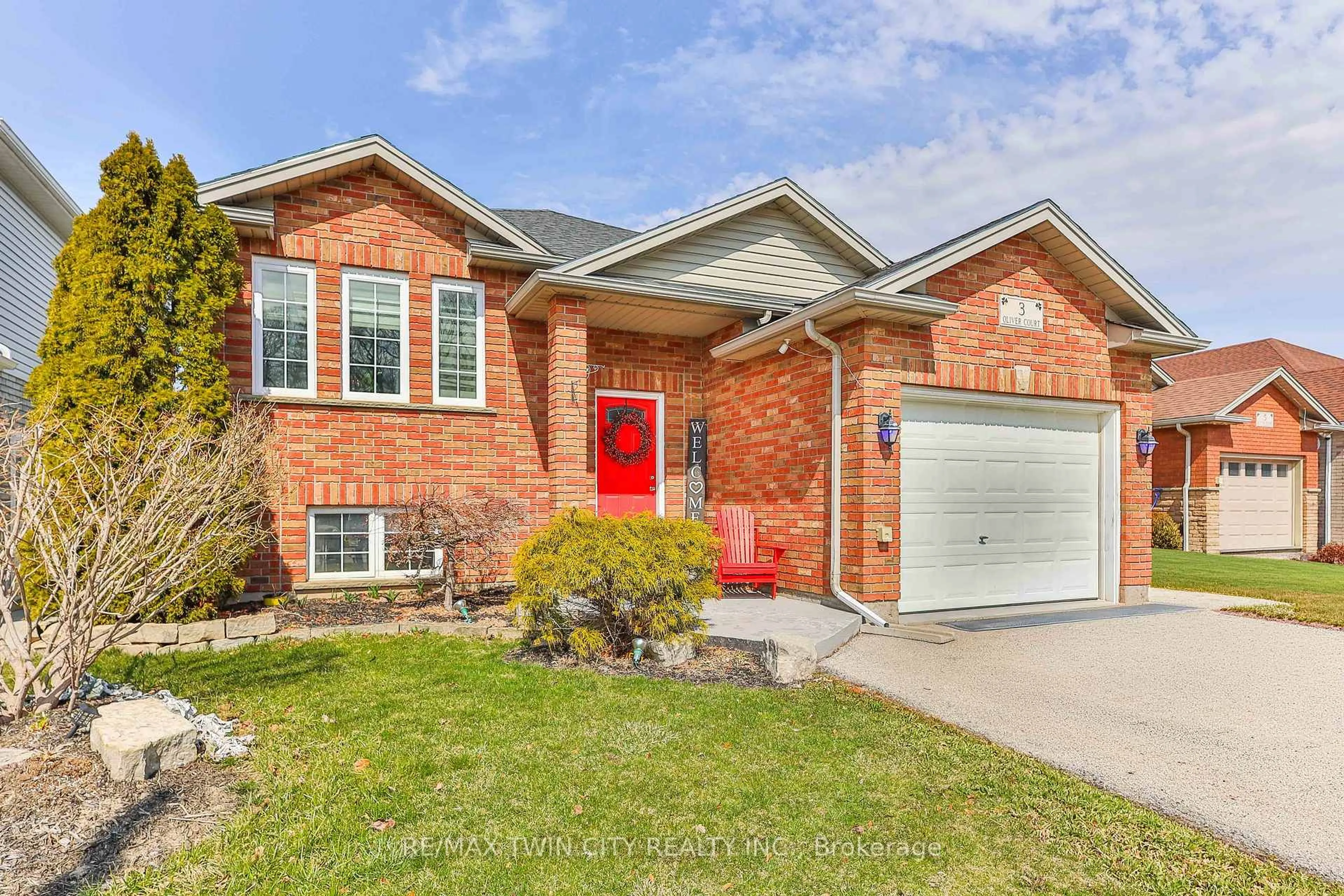 Home with brick exterior material, street for 3 Oliver Crt, Brantford Ontario N3T 6N6