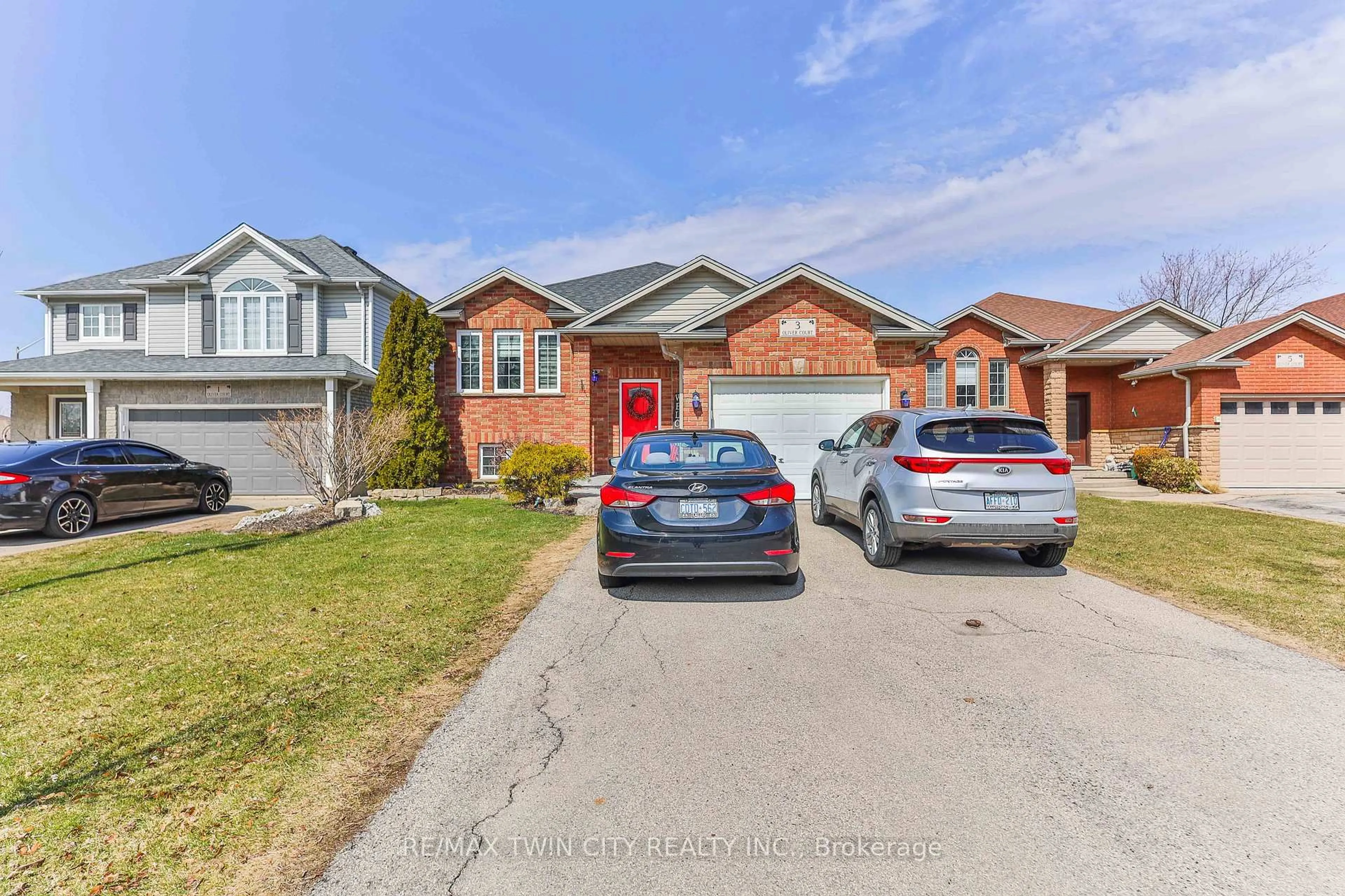 Home with brick exterior material, street for 3 Oliver Crt, Brantford Ontario N3T 6N6