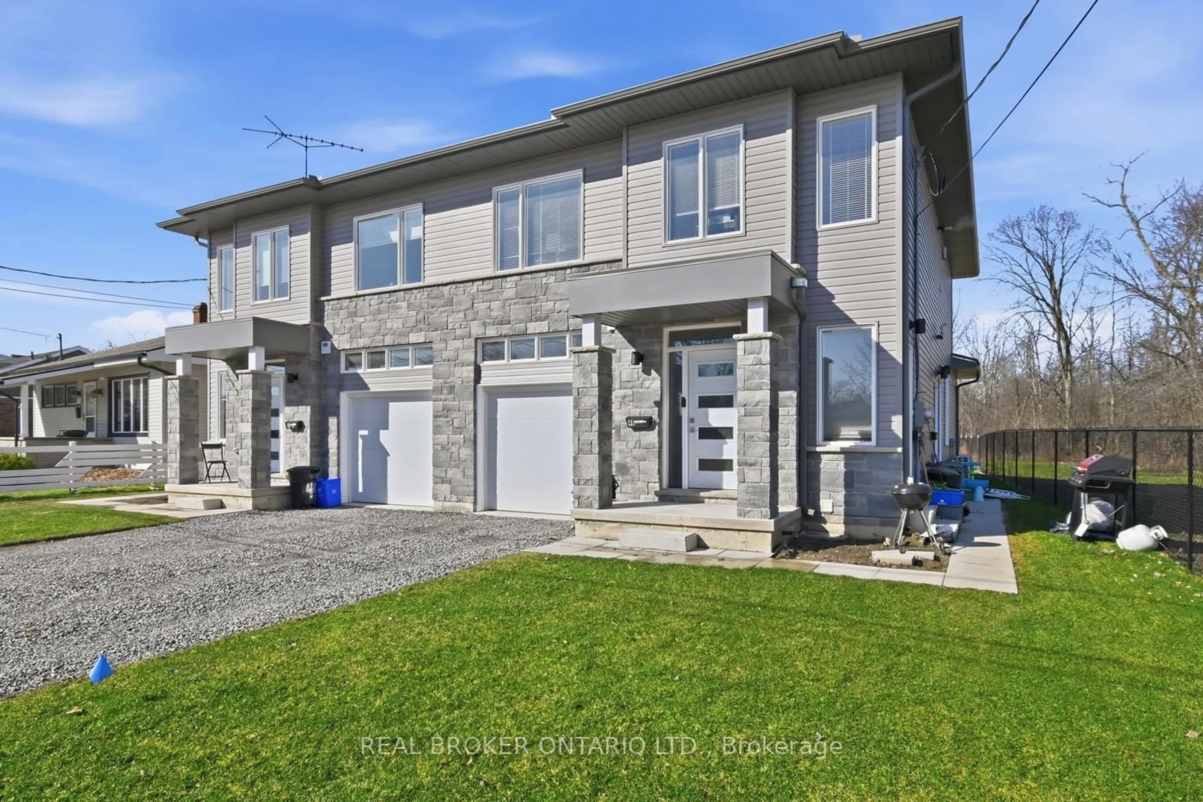 Home with brick exterior material, street for 46 PIETZ Ave, Welland Ontario L3C 1Z5