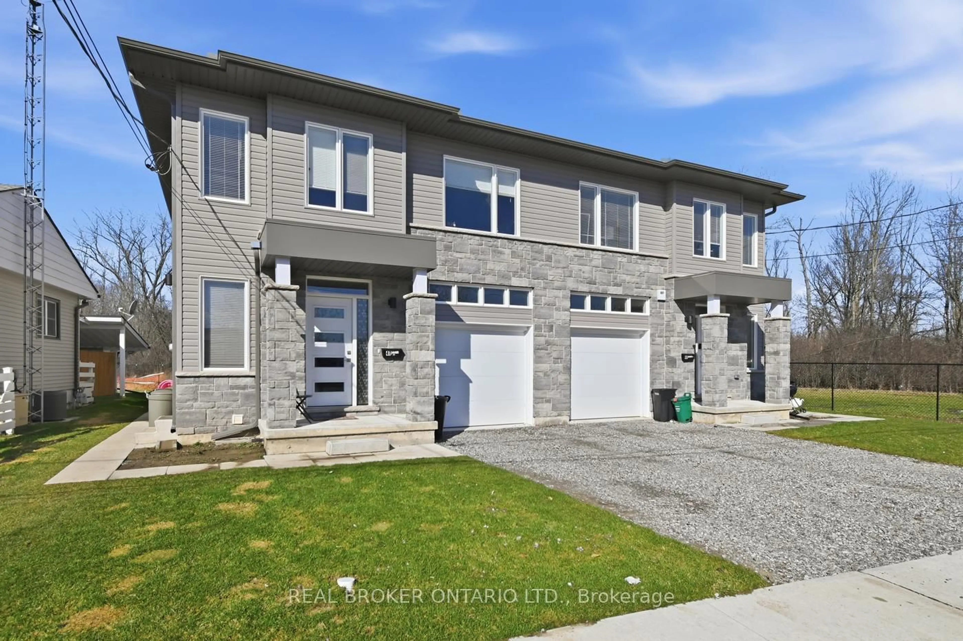 Home with brick exterior material, street for 46 PIETZ Ave, Welland Ontario L3C 1Z5