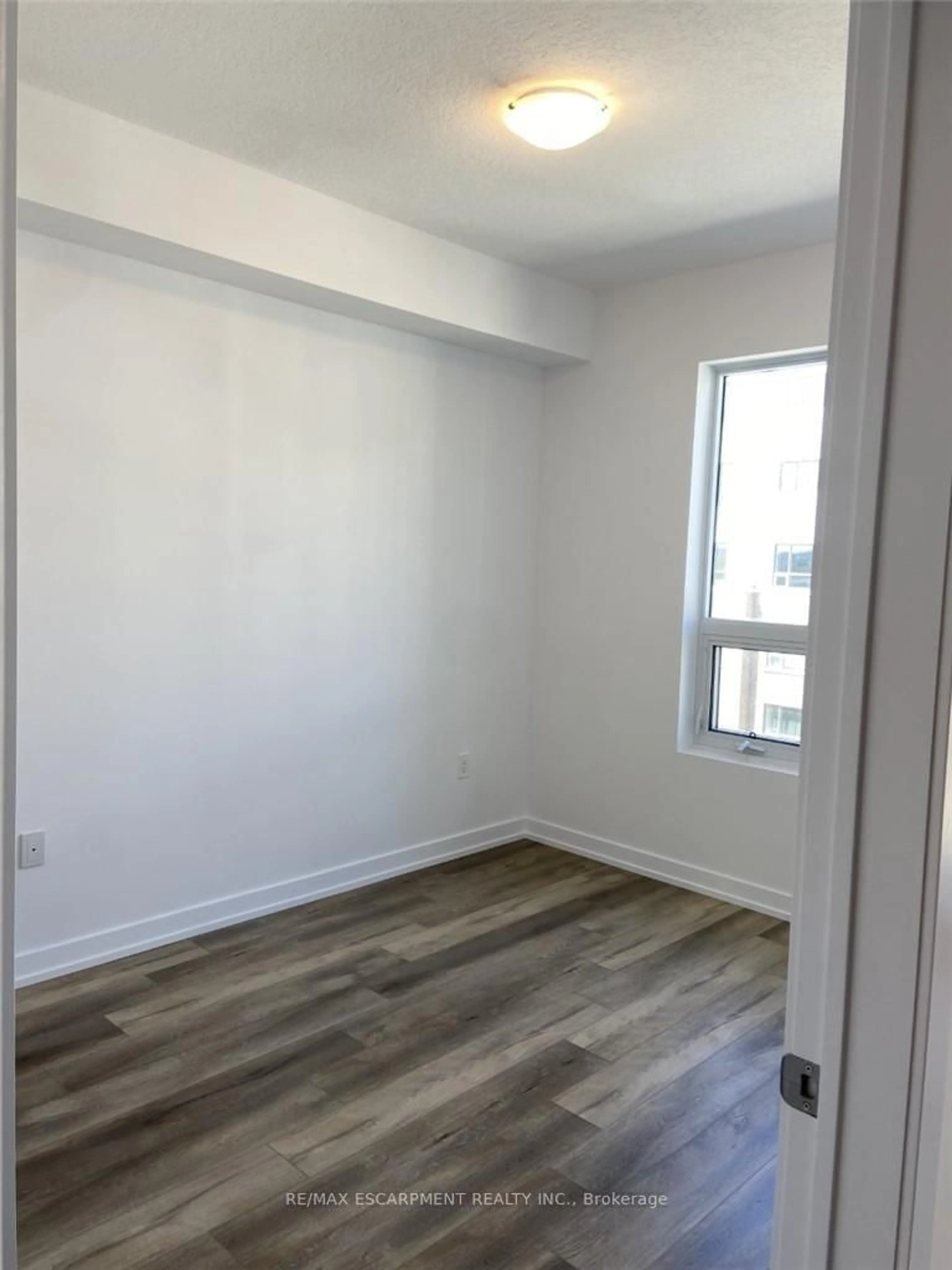 A pic of a room for 5055 Greenlane Rd #424, Lincoln Ontario L0R 1B3