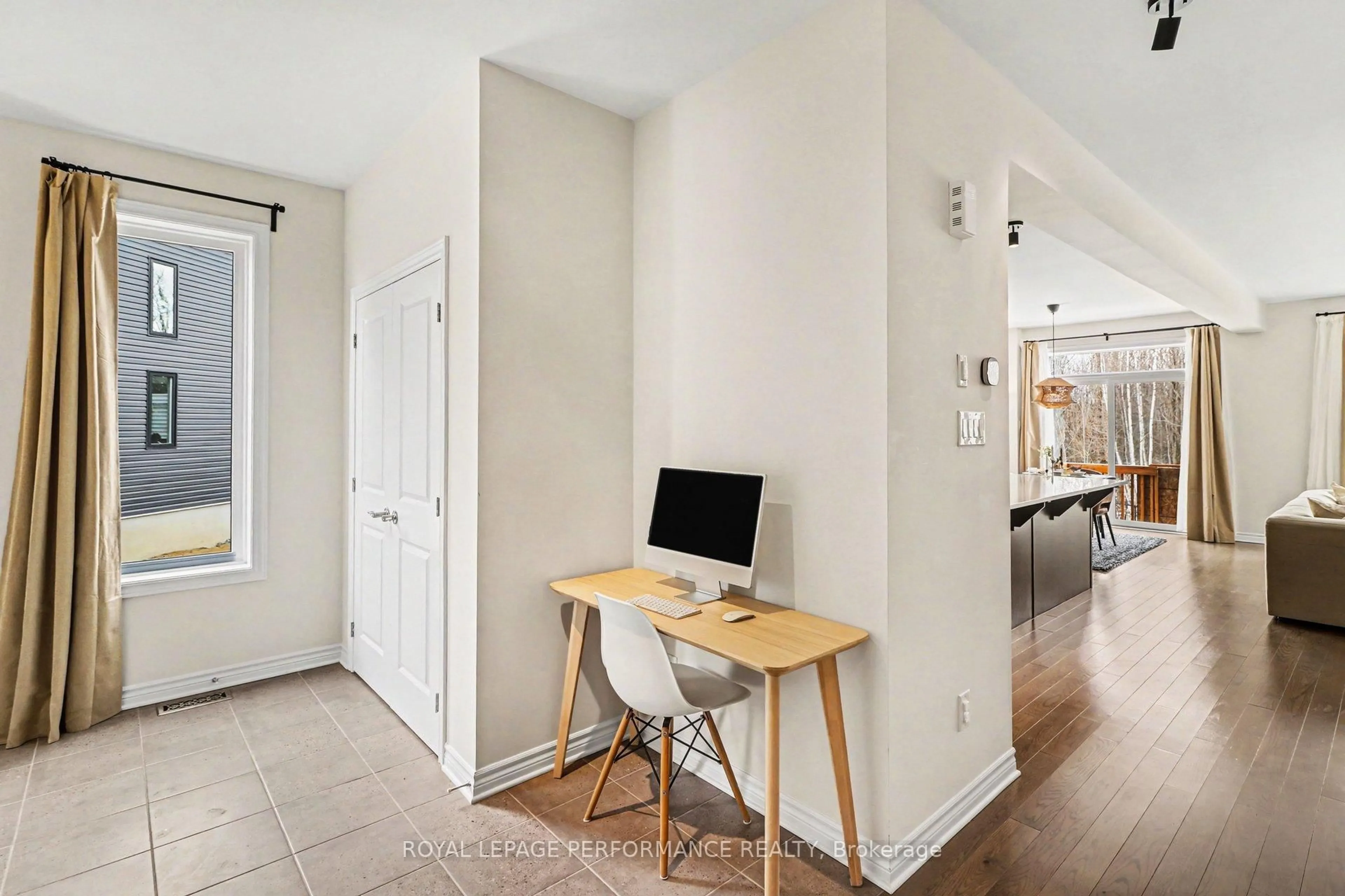 A pic of a room for 14 Academie St, Russell Ontario K0A 1W0