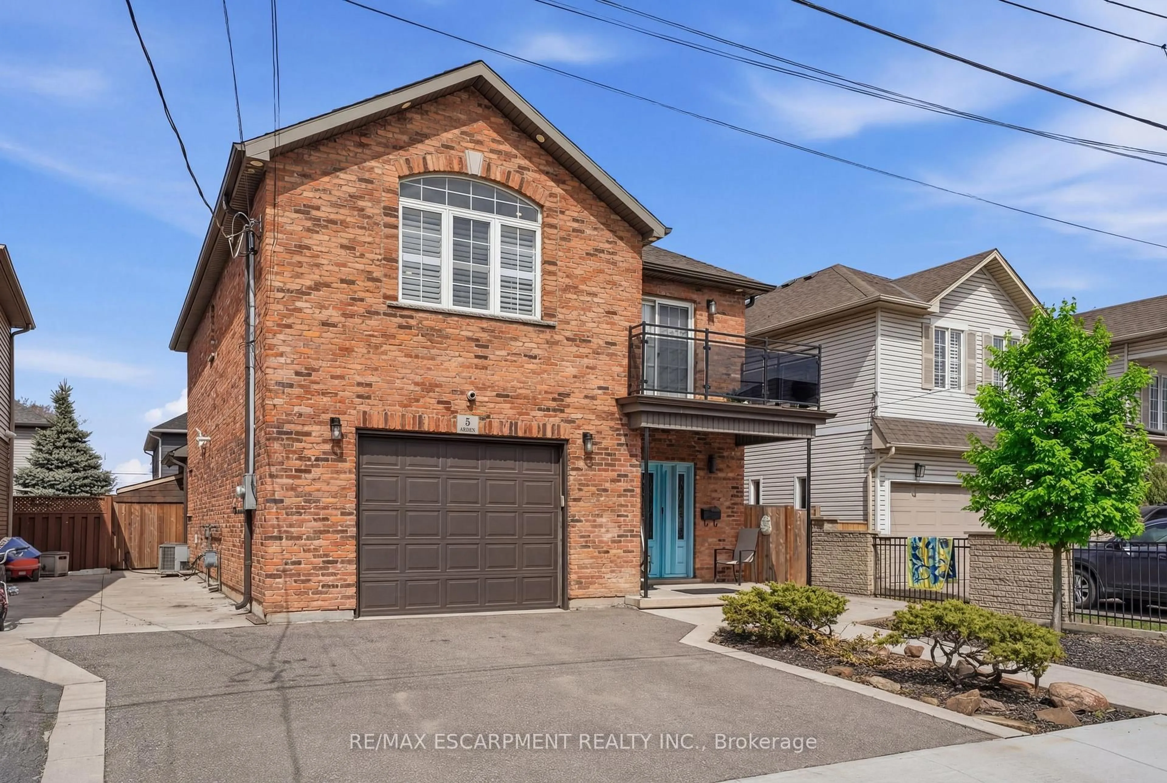 Home with brick exterior material, street for 5 ARDEN Ave, Hamilton Ontario L8H 7C2