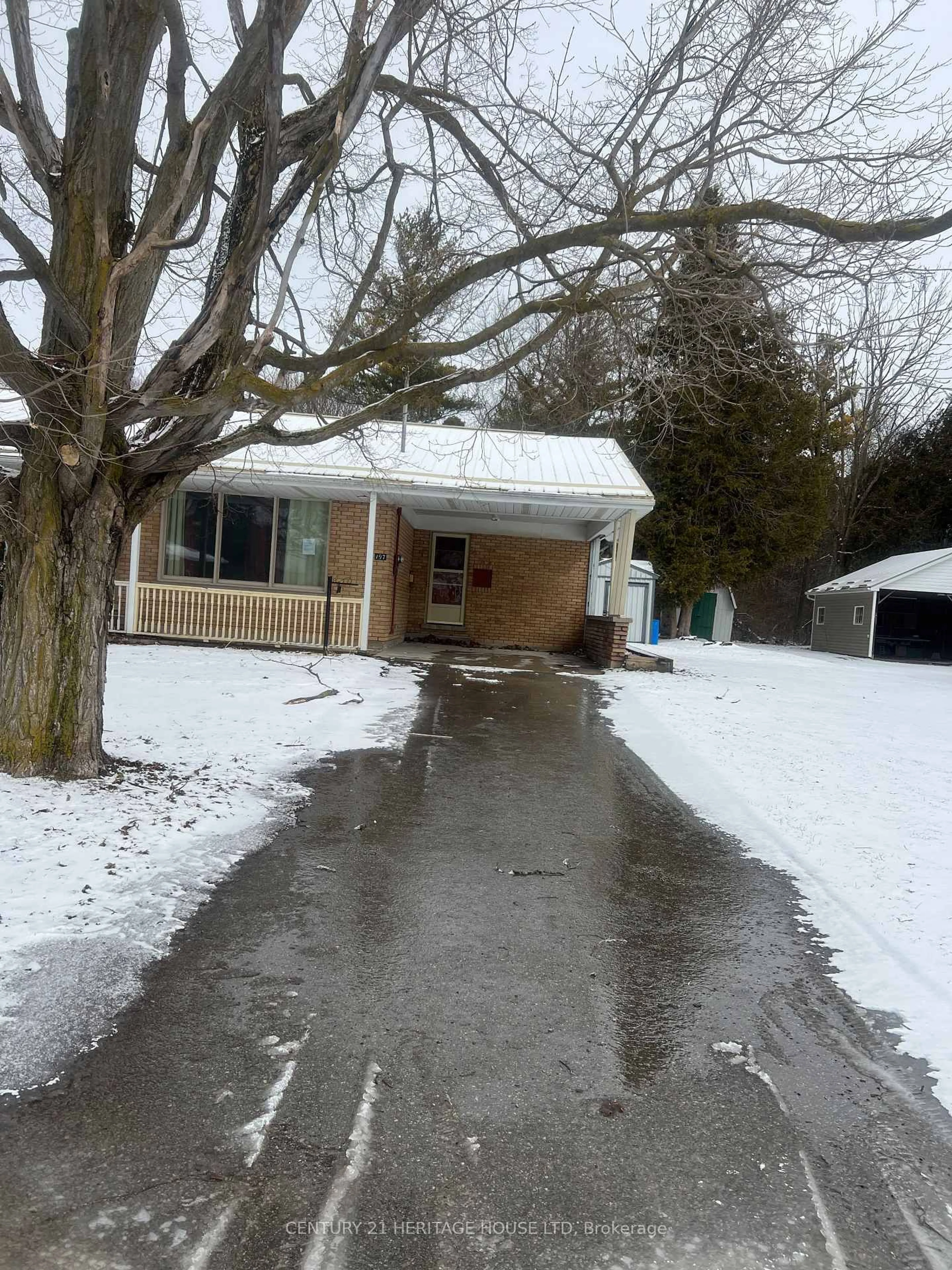 Blurry image for 197 King St, Minto Ontario N0G 1Z0