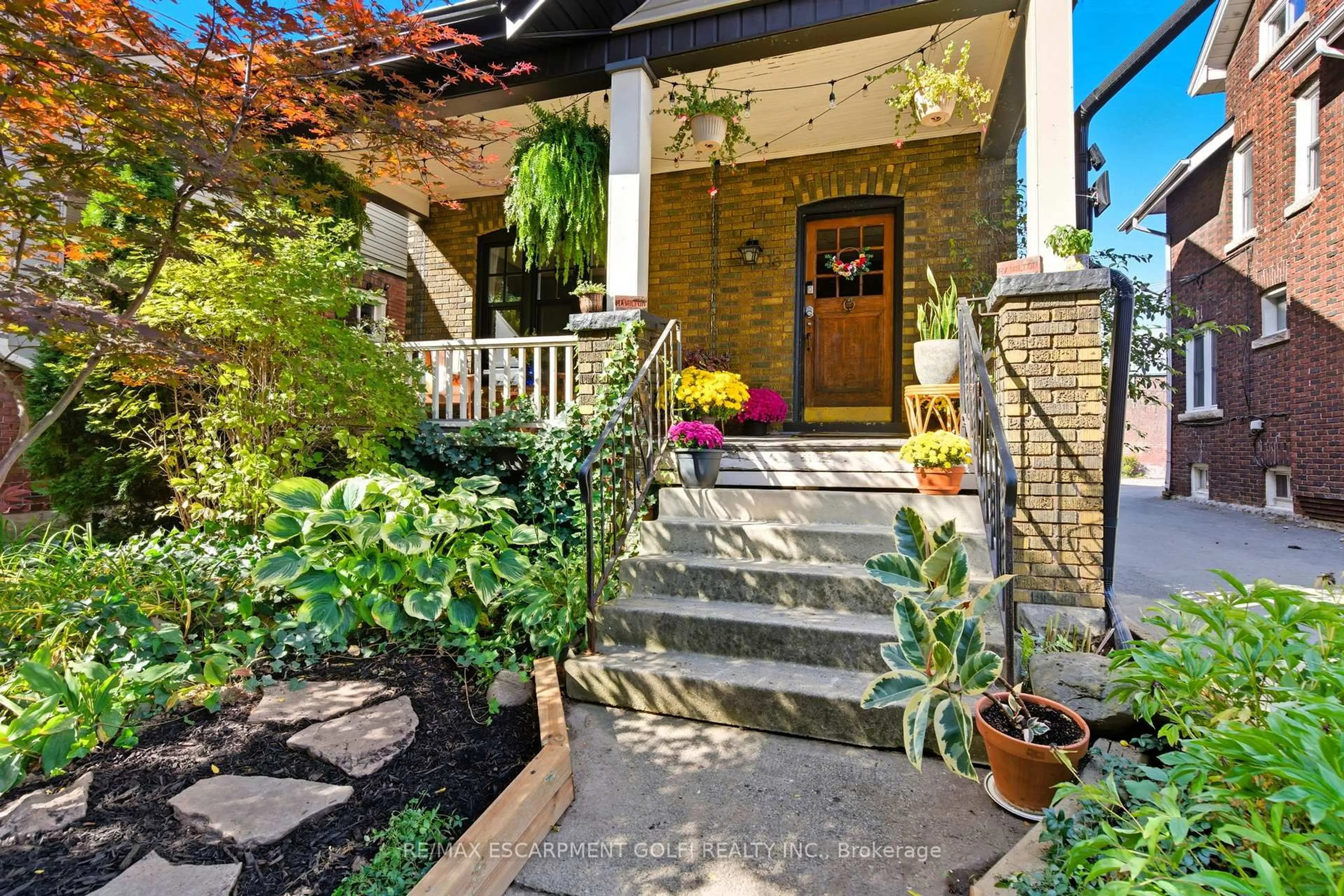 Unknown for 16 BURRIS St, Hamilton Ontario L8M 2J2