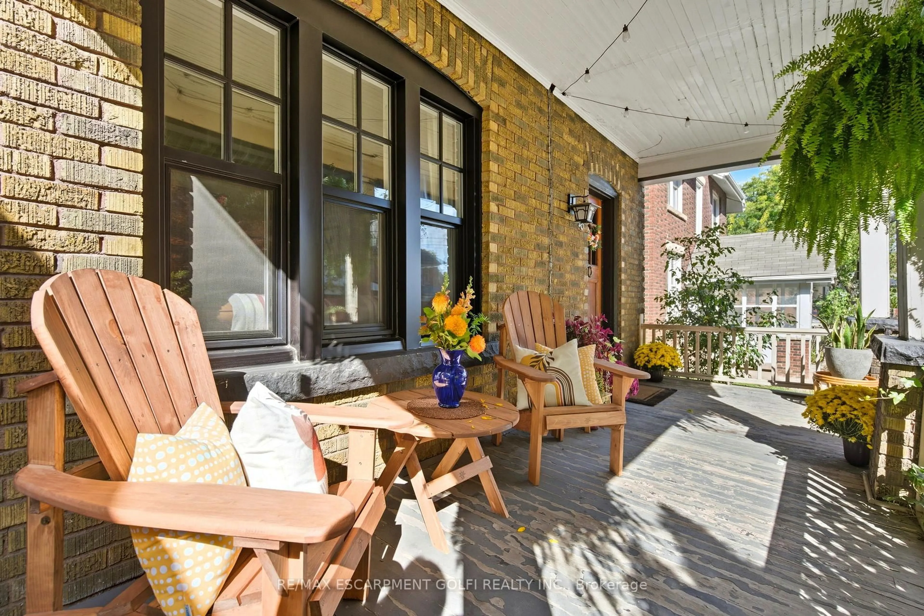 Patio, street for 16 BURRIS St, Hamilton Ontario L8M 2J2