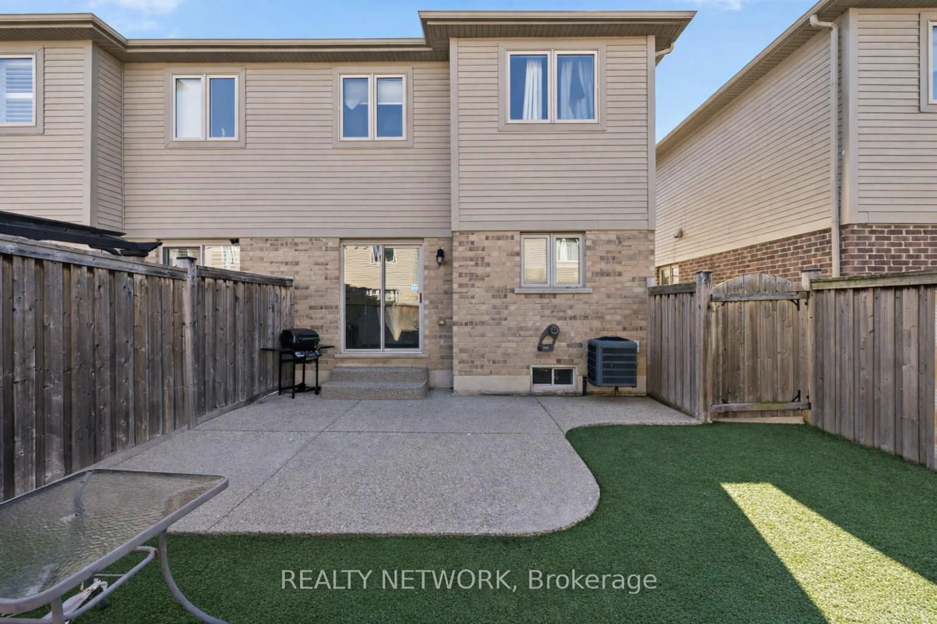 A pic from outside/outdoor area/front of a property/back of a property/a pic from drone, street for 113 Echovalley Dr, Hamilton Ontario L8J 0H1