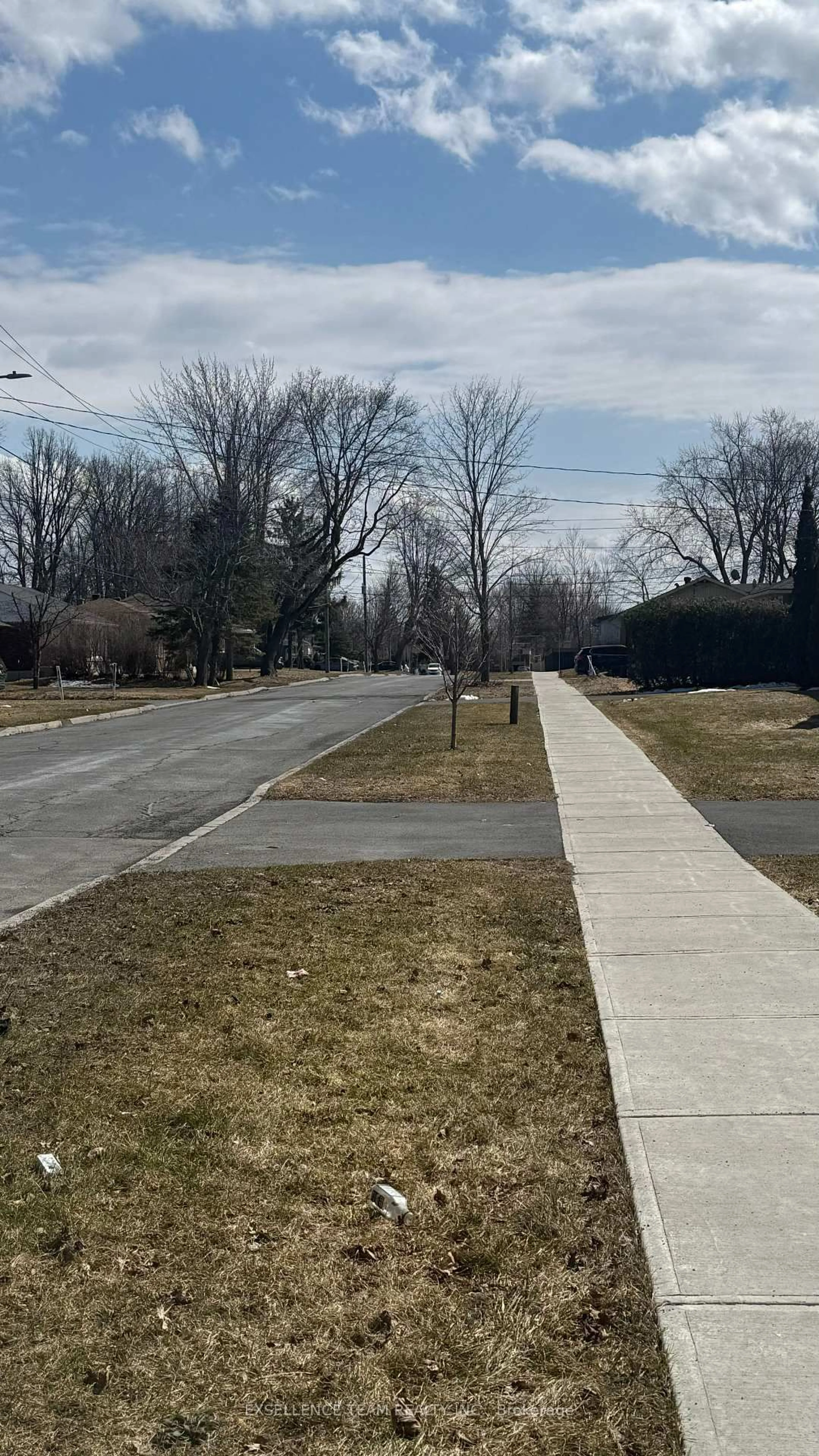 Blurry image for 546 Joyce St, Cornwall Ontario K6J 1Y2