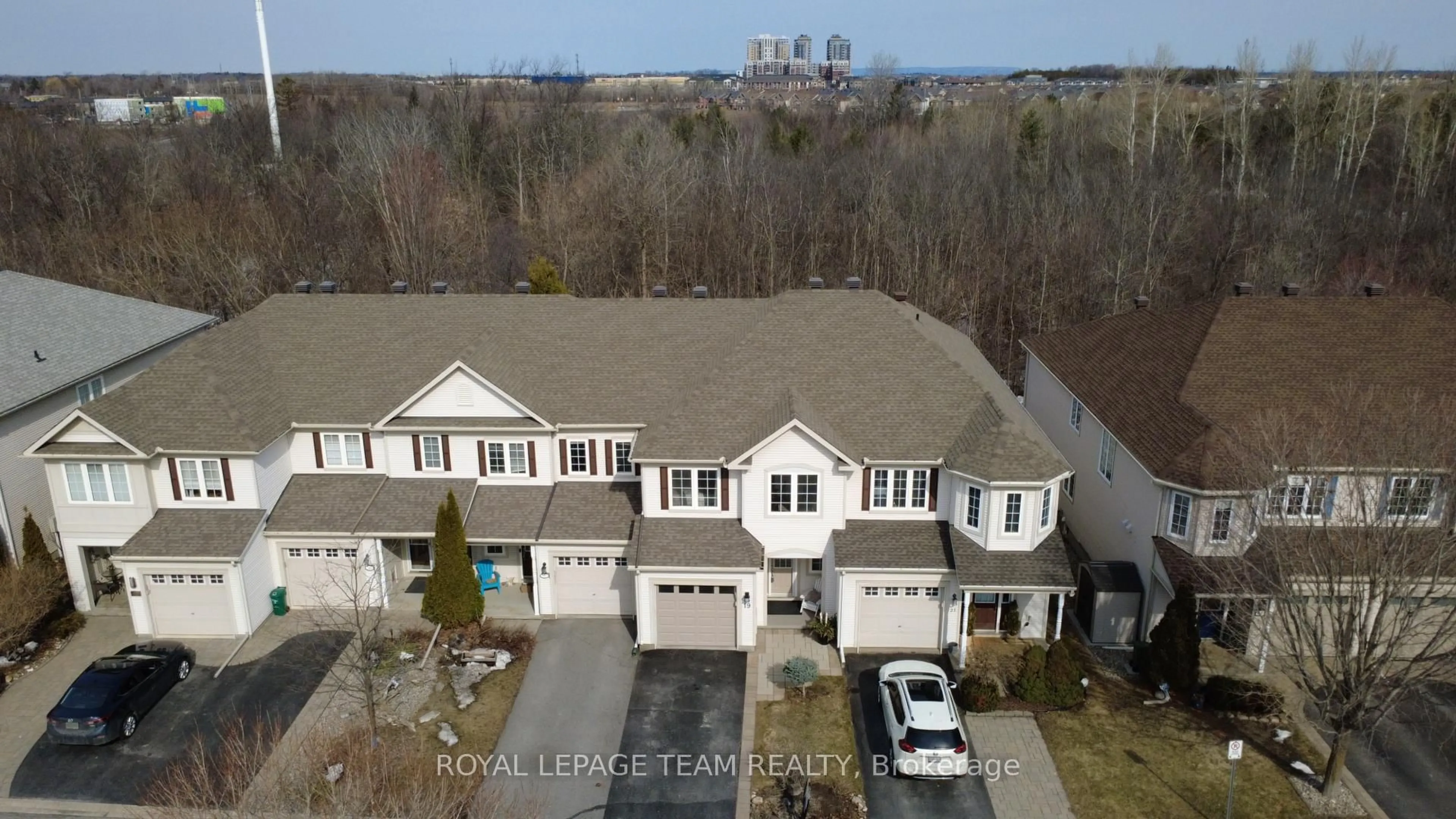 A pic from outside/outdoor area/front of a property/back of a property/a pic from drone, unknown for 19 Fieldberry Private, Ottawa Ontario K2J 5E7