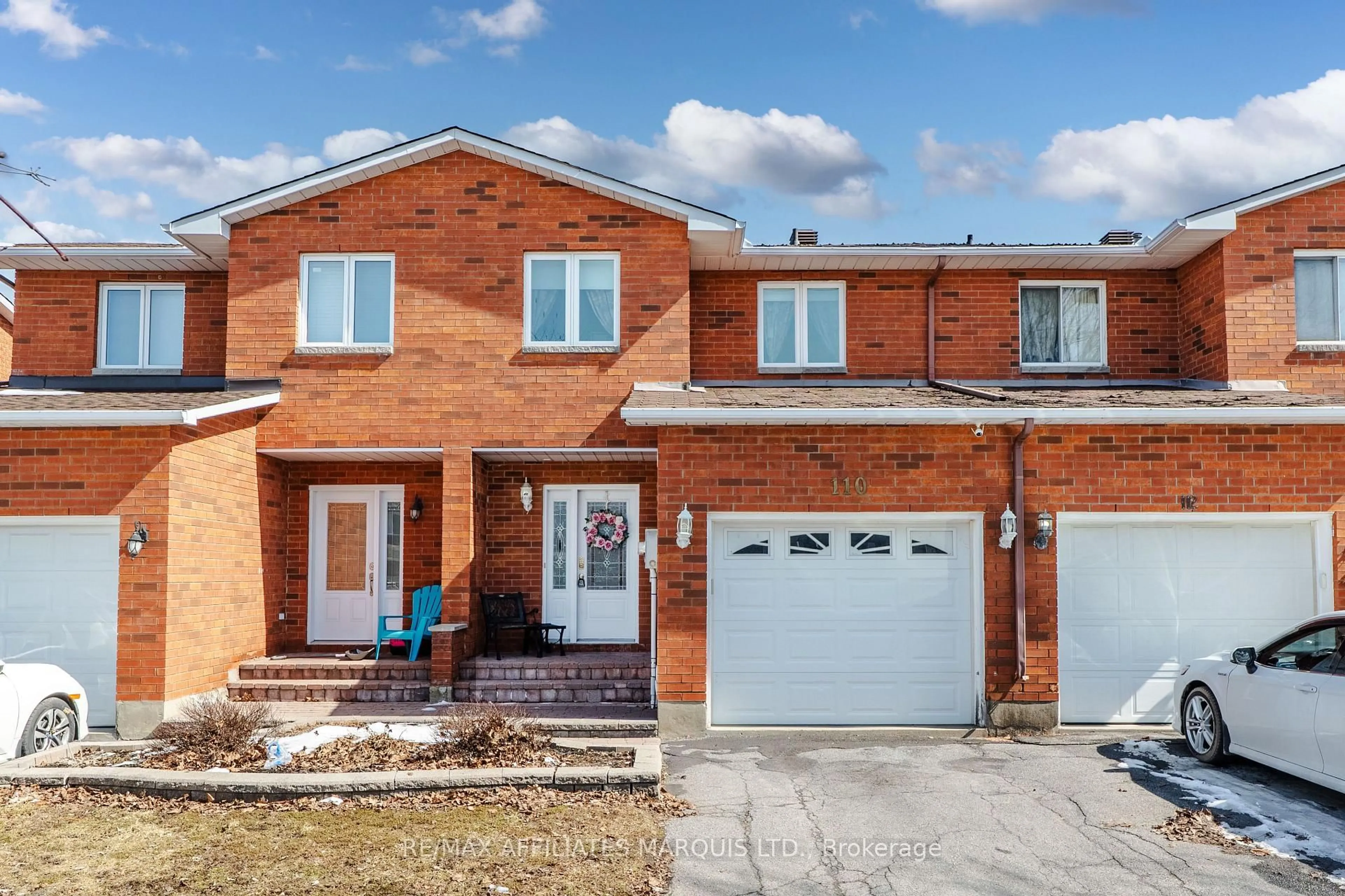Home with brick exterior material, street for 110 Heritage Pl Pl, Cornwall Ontario K6J 5V5