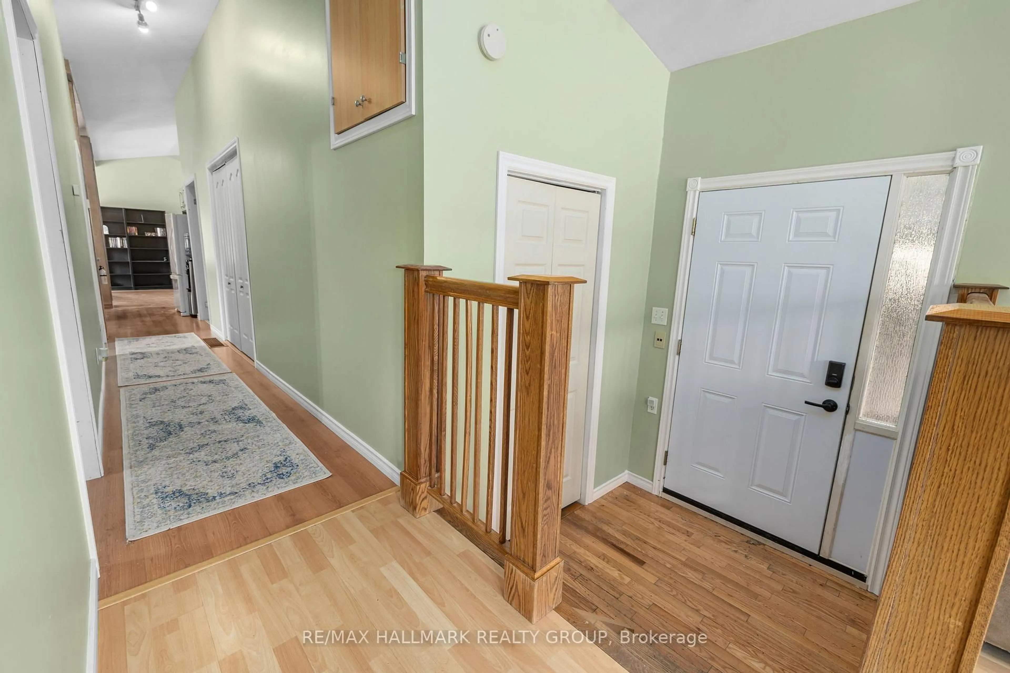 Indoor entryway for 135 Woods Rd, Ottawa Ontario K0A 3M0