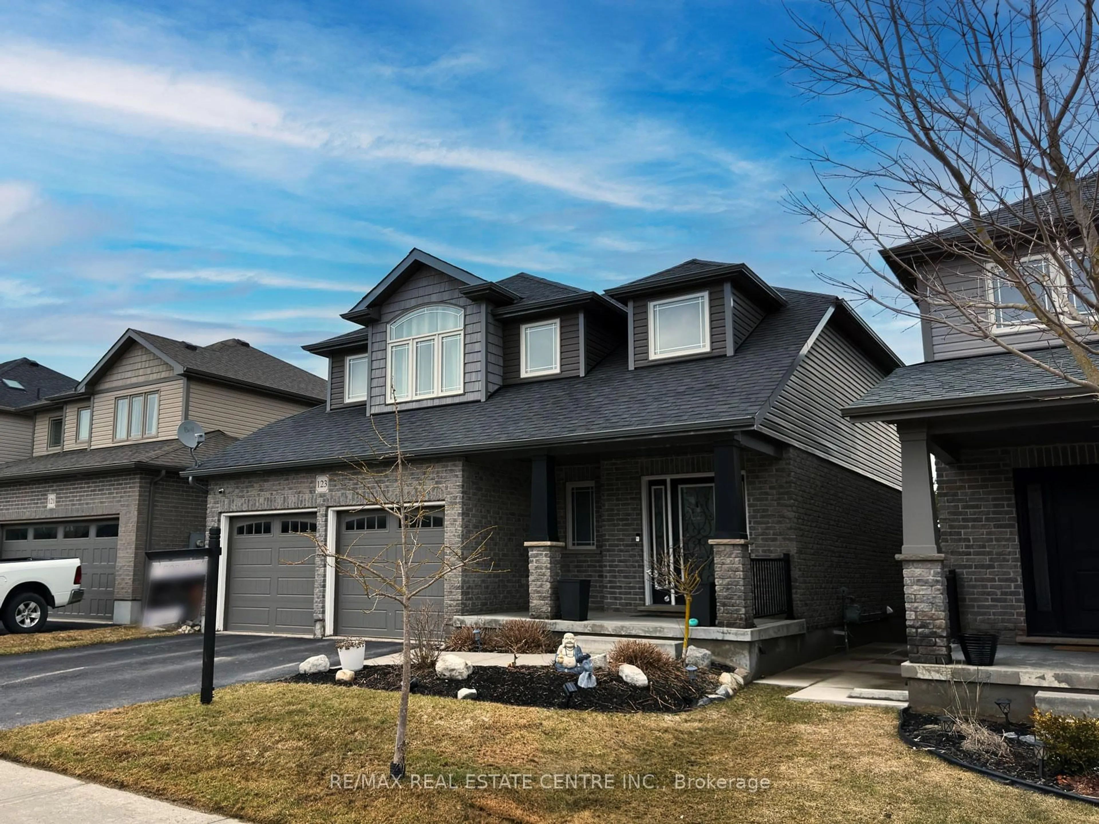 Home with vinyl exterior material, street for 123 Taylor Dr, East Luther Grand Valley Ontario L9W 6P2